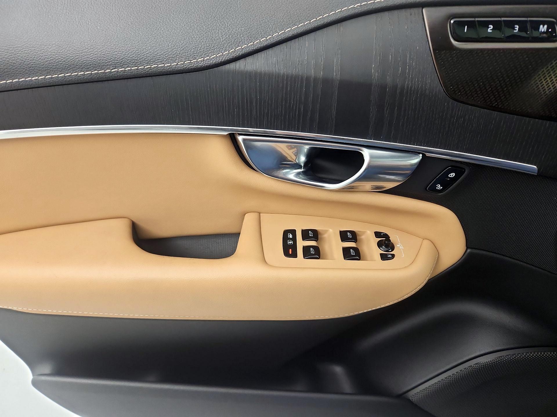 Thumbnail: 2021 Volvo XC90 - 12