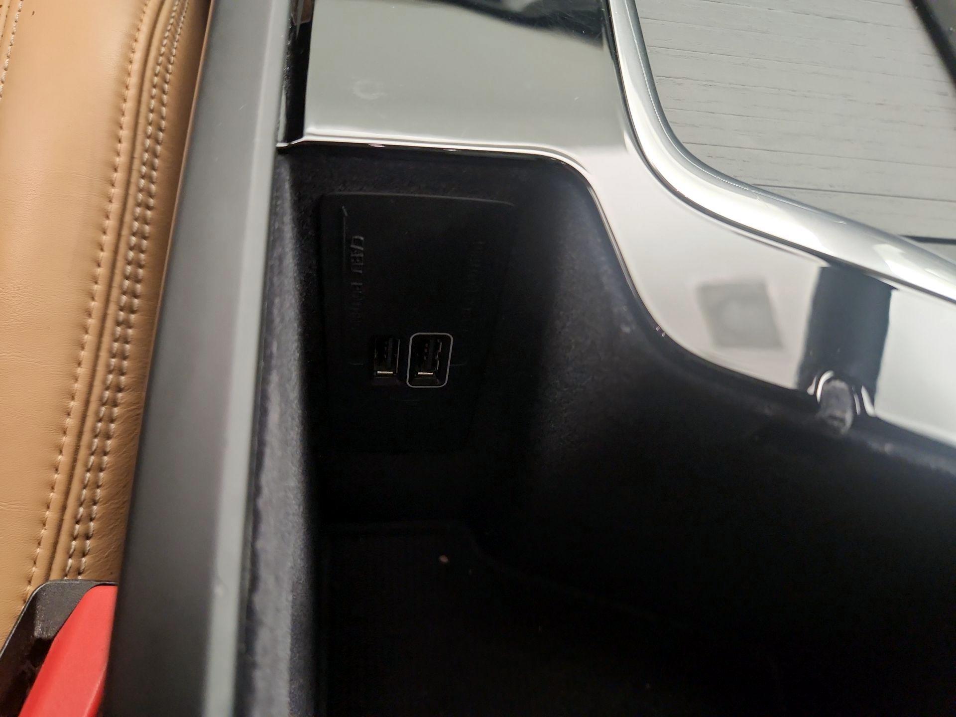 Thumbnail: 2021 Volvo XC90 - 18