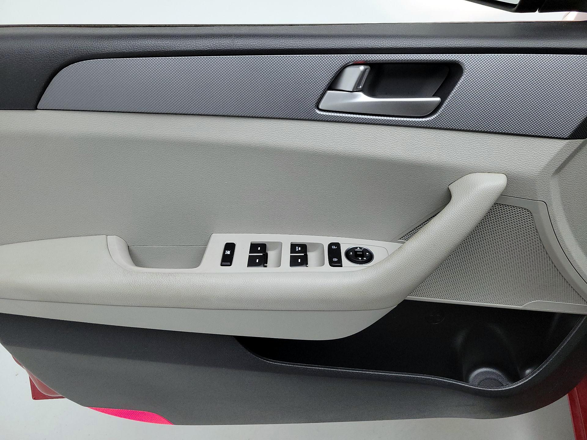 Thumbnail: 2017 Hyundai Sonata - 12