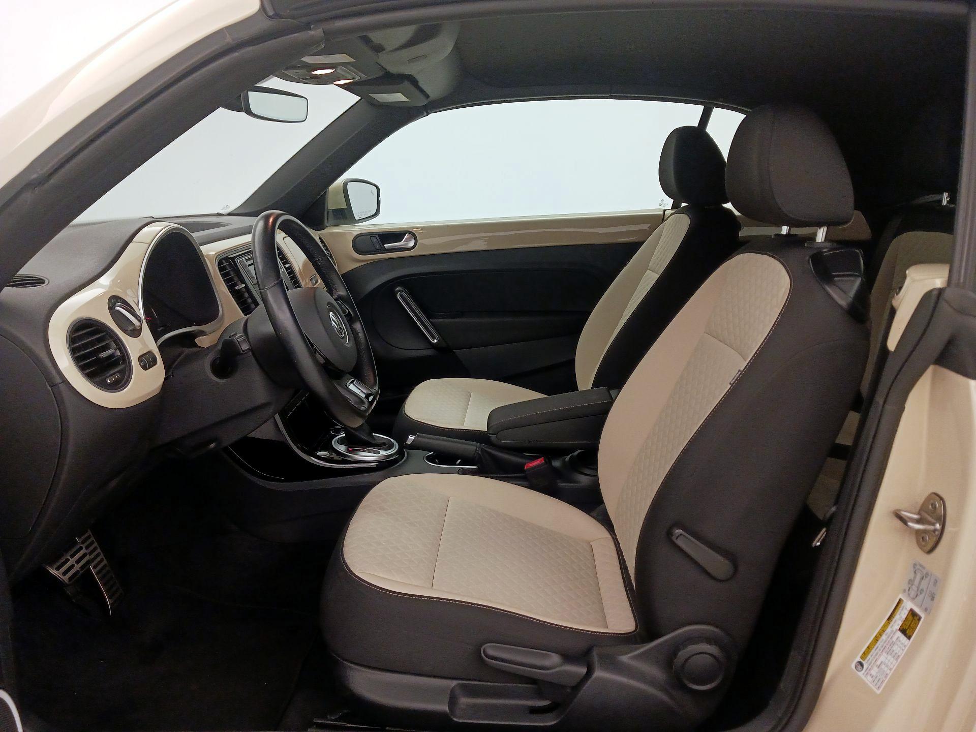 Thumbnail: 2019 Volkswagen Beetle - 11