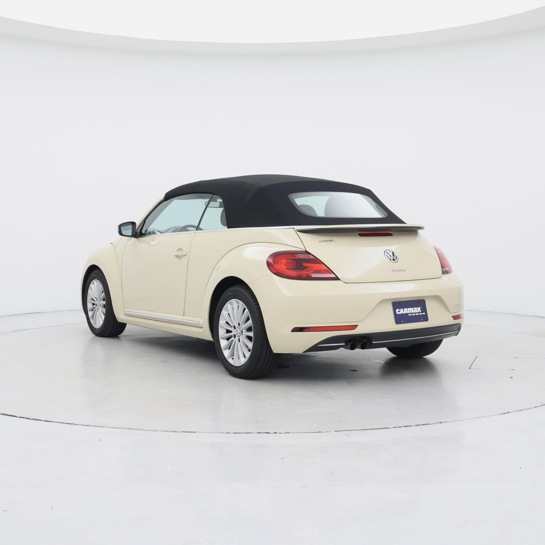 Thumbnail: 2019 Volkswagen Beetle - 2