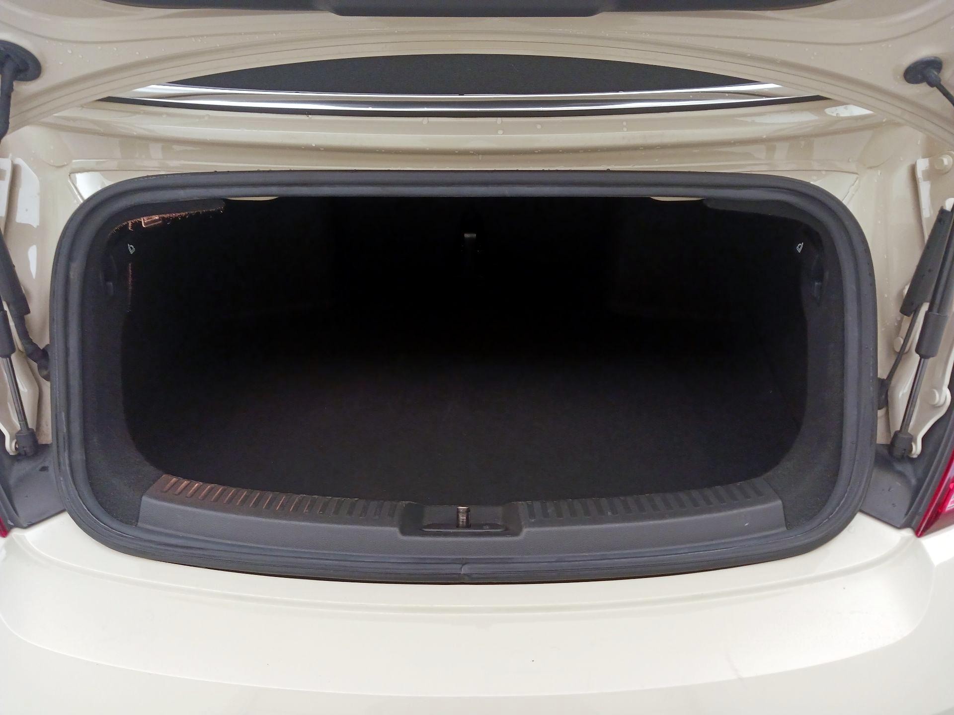 Thumbnail: 2019 Volkswagen Beetle - 20
