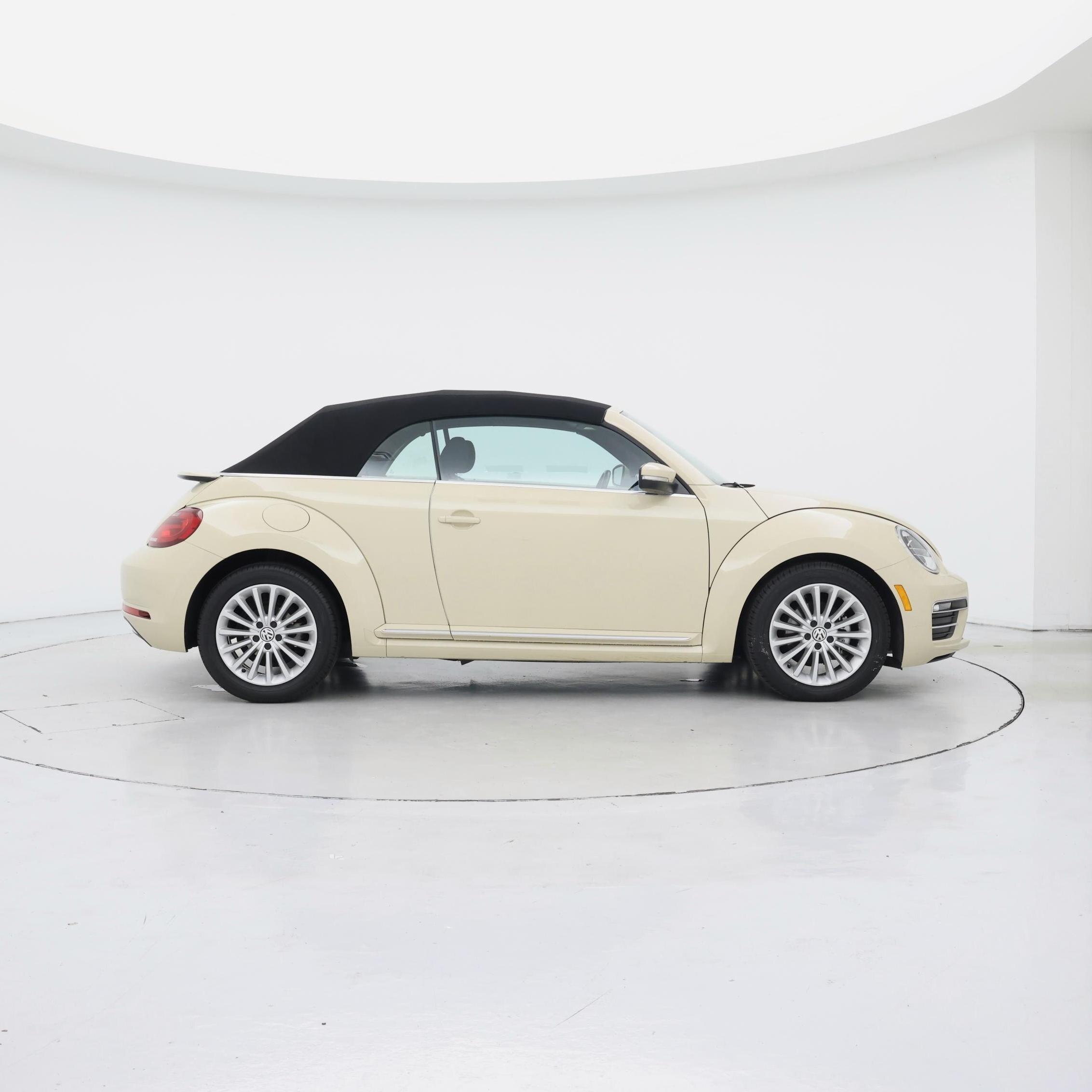 Thumbnail: 2019 Volkswagen Beetle - 7