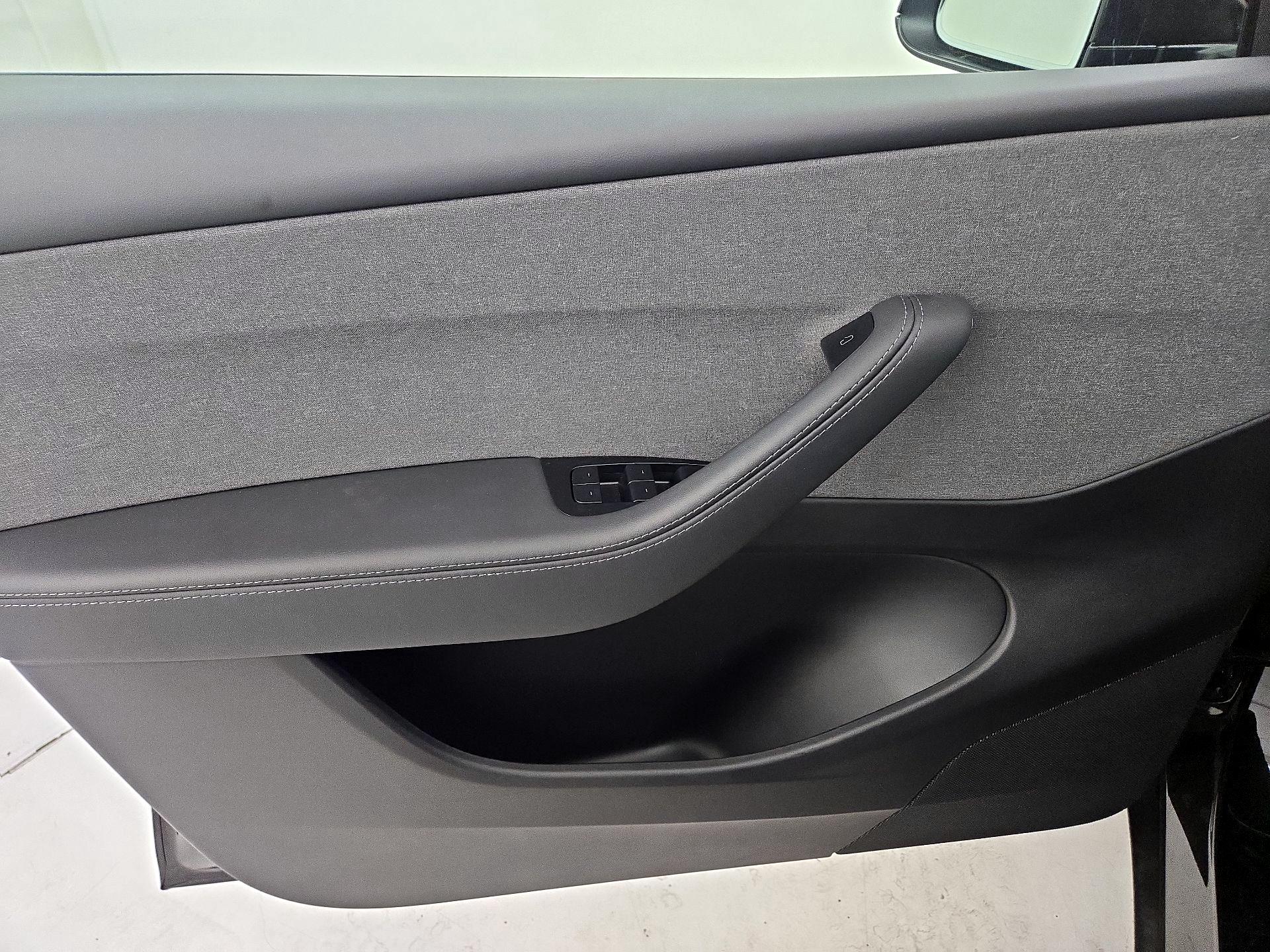 Thumbnail: 2026 Tesla Model Y - 12