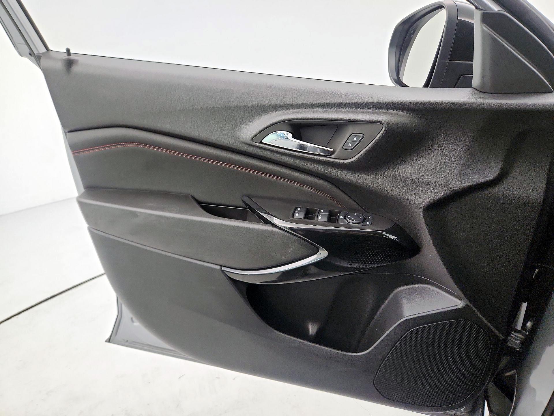 Thumbnail: 2024 Chevrolet Trax - 10