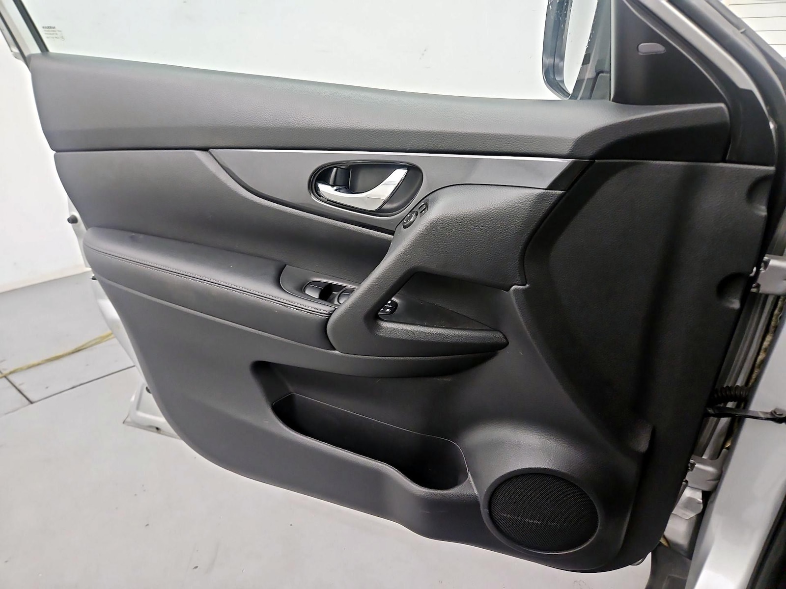 2020 Nissan Rogue SV - Photo 11