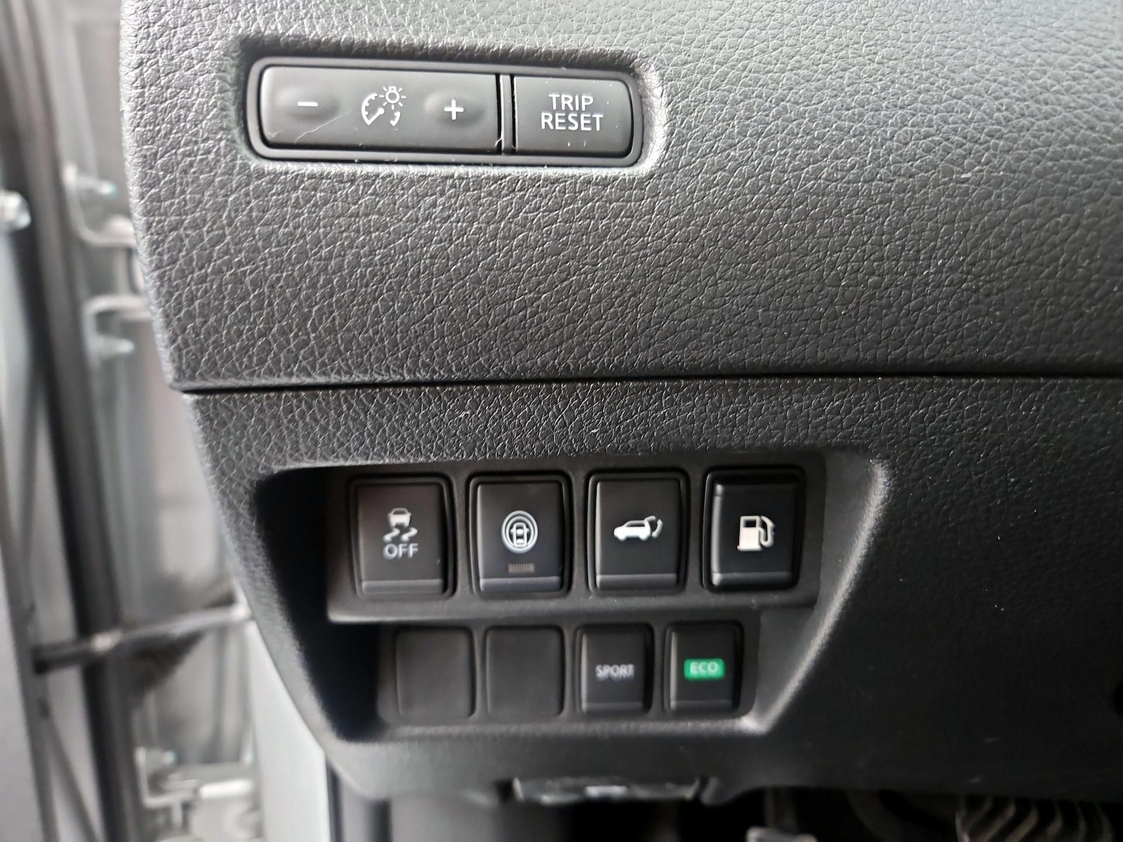 2020 Nissan Rogue SV - Photo 12