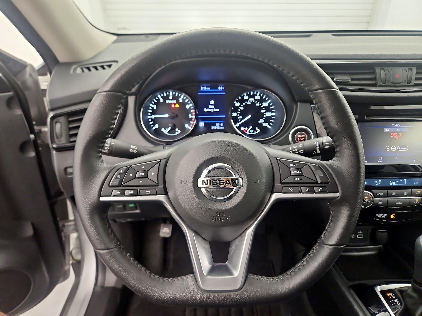 2020 Nissan Rogue SV - Photo 9