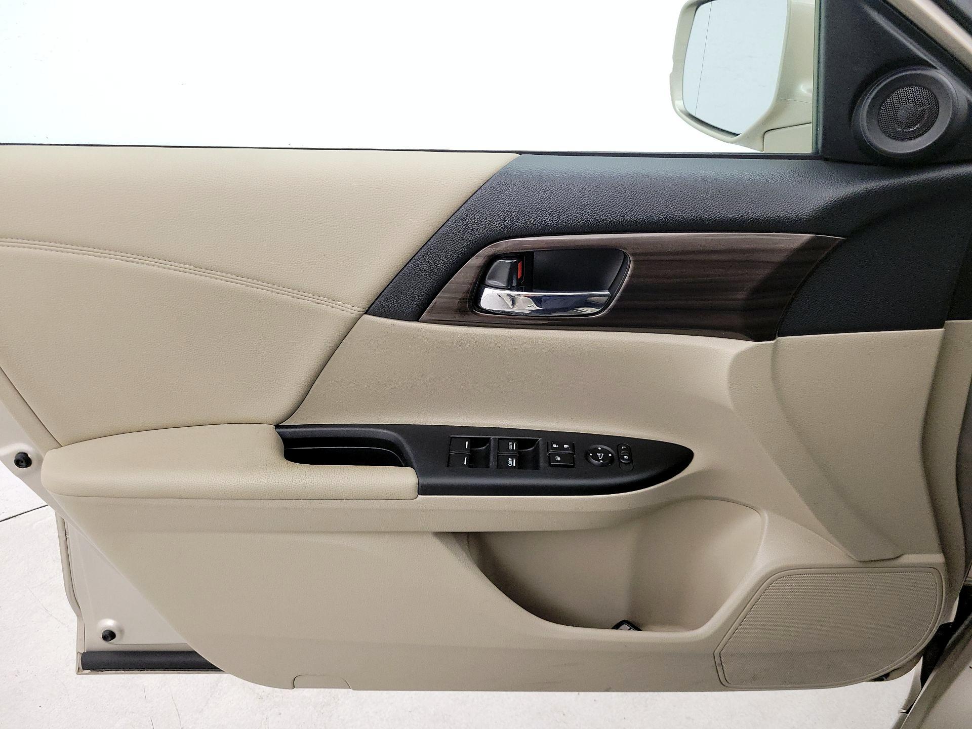 Thumbnail: 2016 Honda Accord - 12