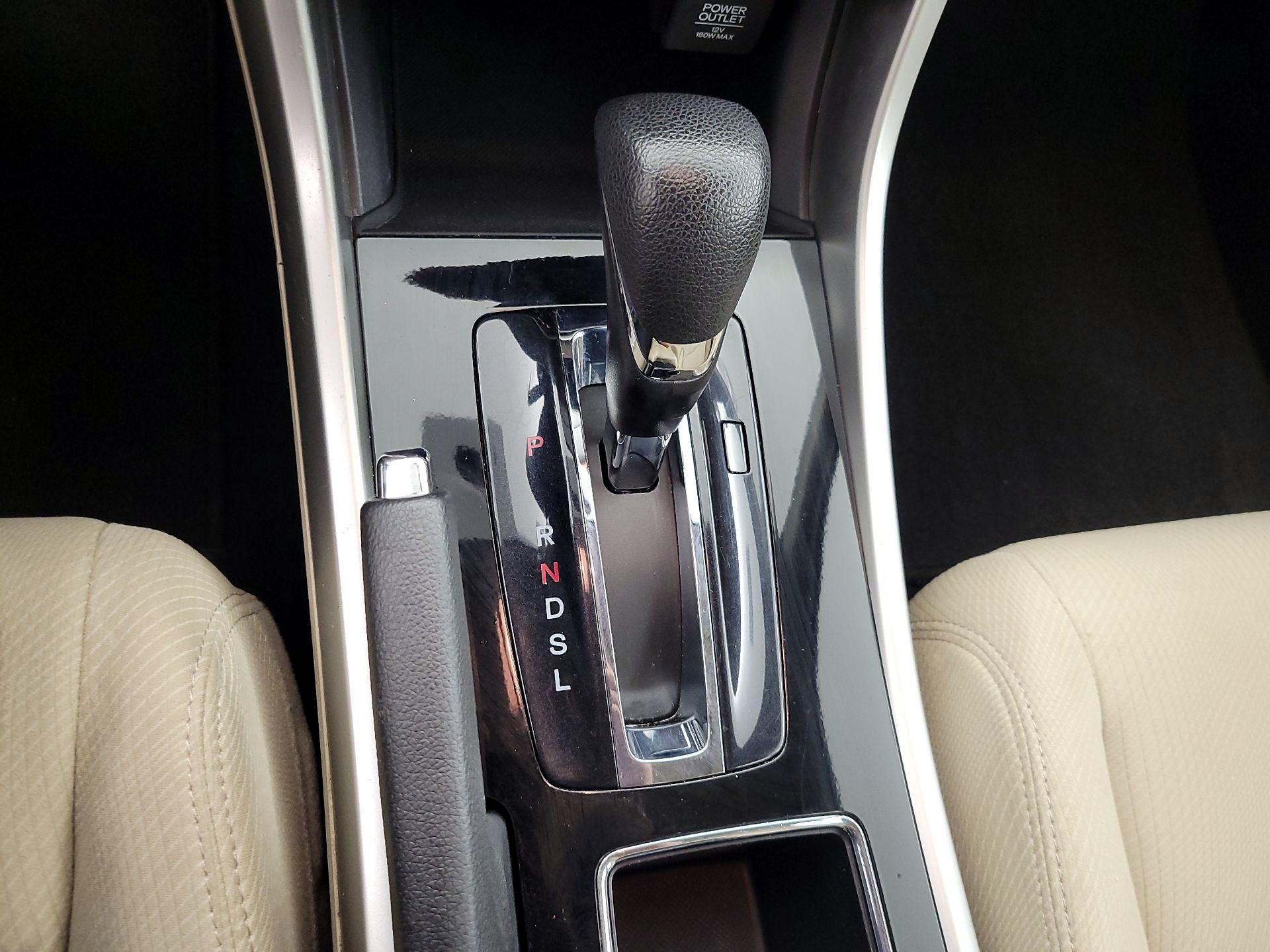 Thumbnail: 2016 Honda Accord - 17