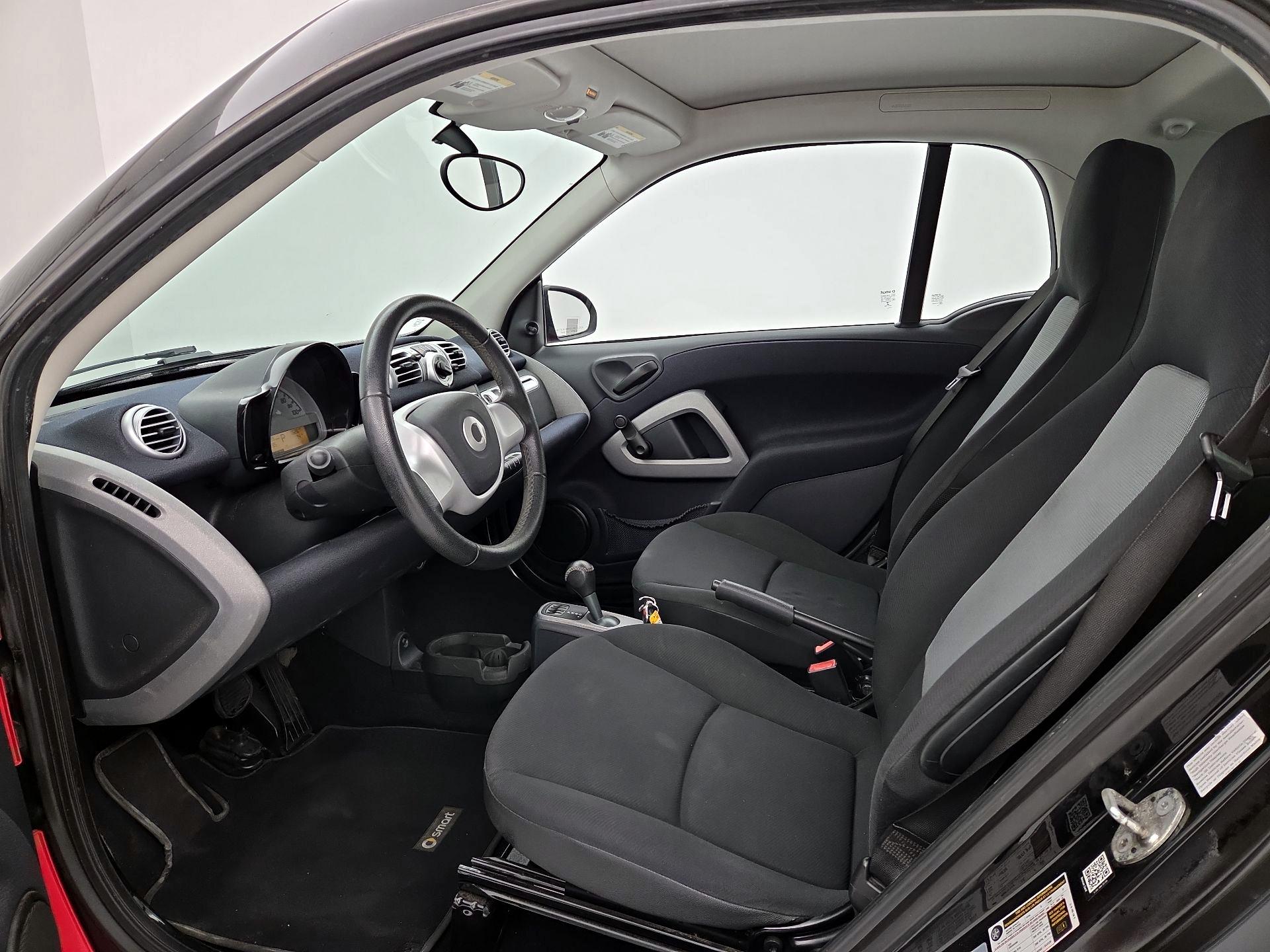 Thumbnail: 2015 smart fortwo - 11