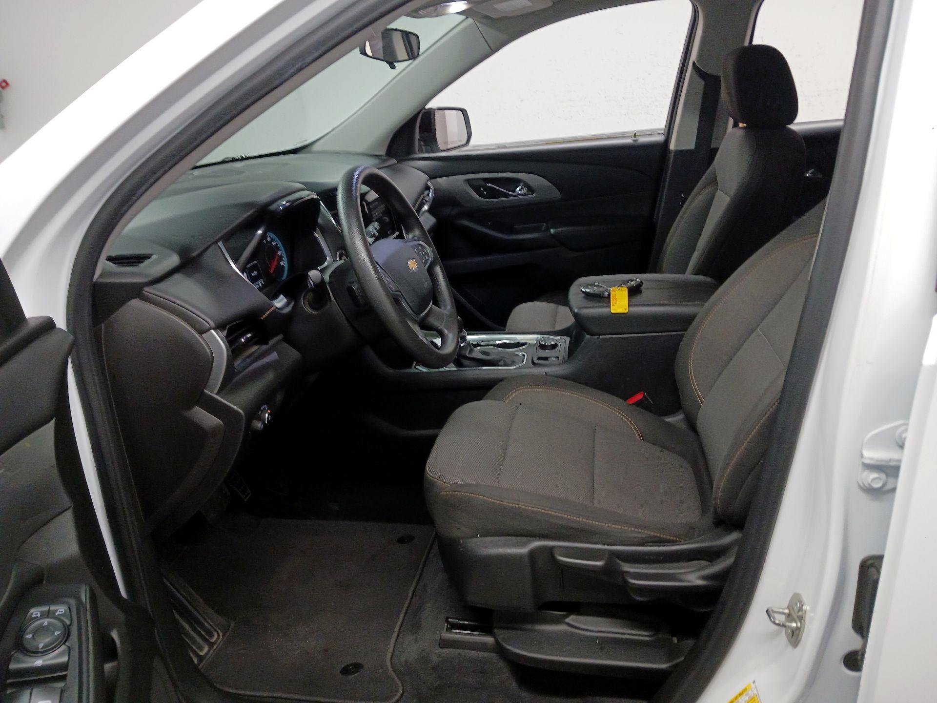 Thumbnail: 2021 Chevrolet Traverse - 11