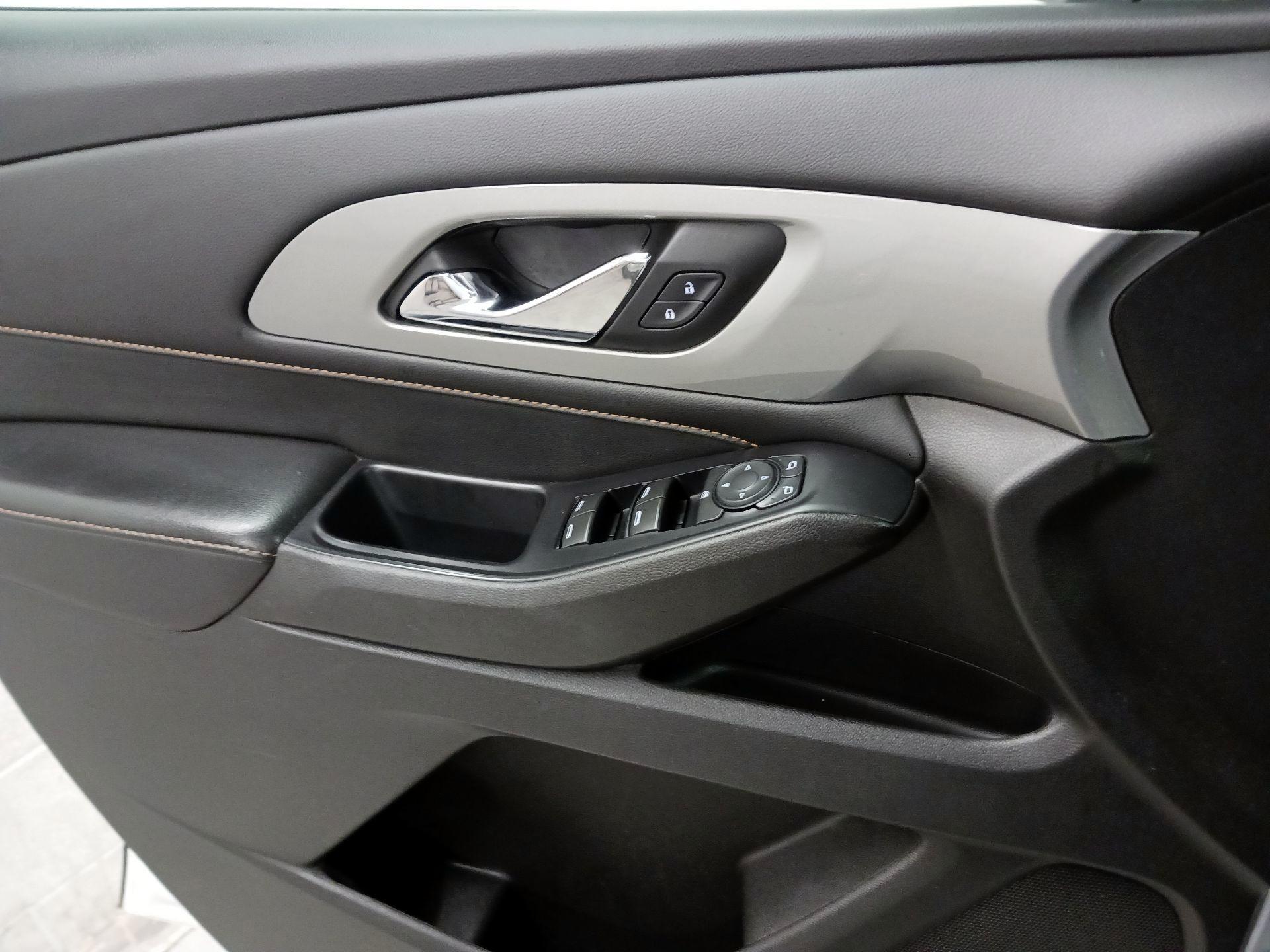 Thumbnail: 2021 Chevrolet Traverse - 12