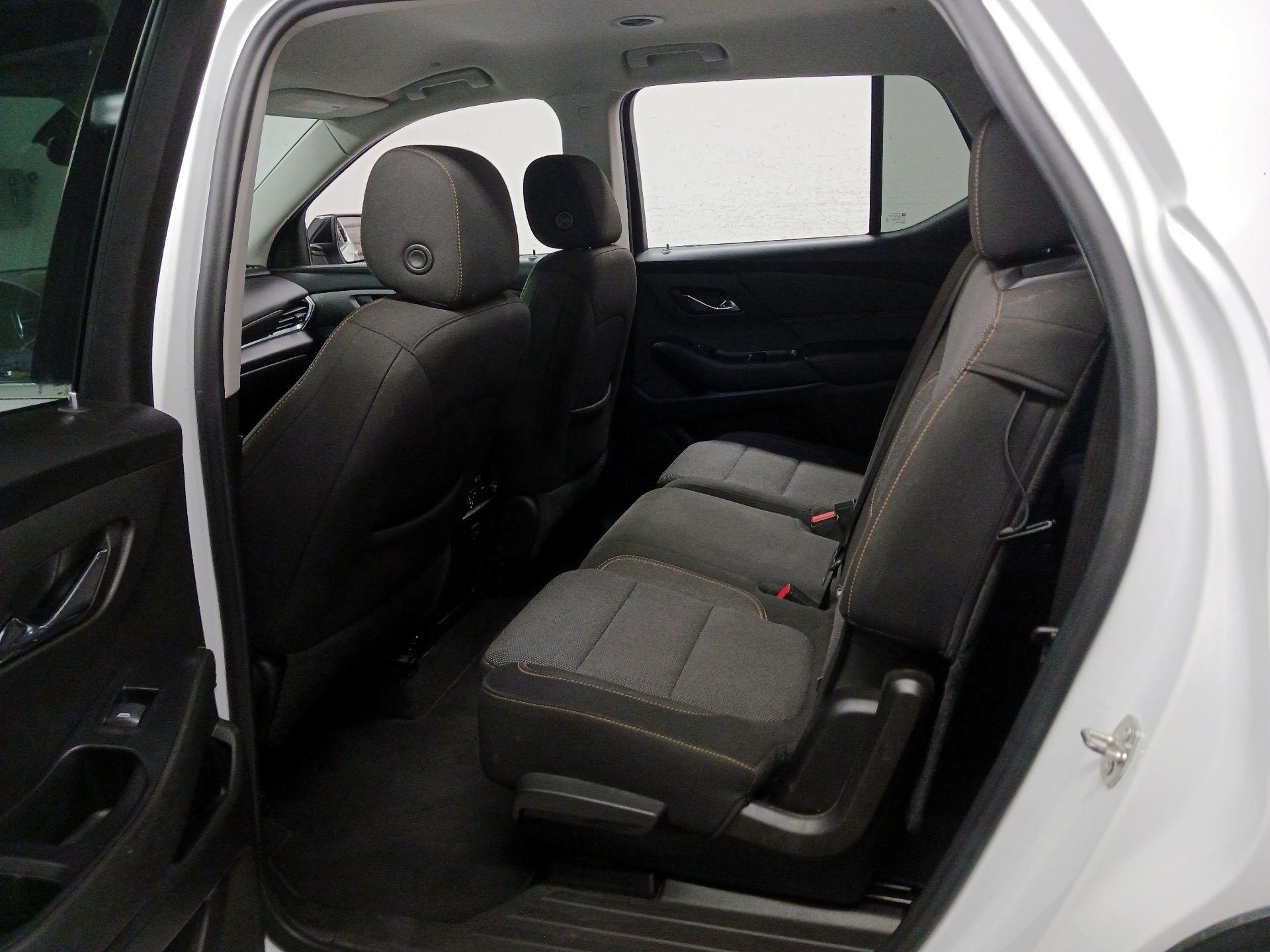 Thumbnail: 2021 Chevrolet Traverse - 18