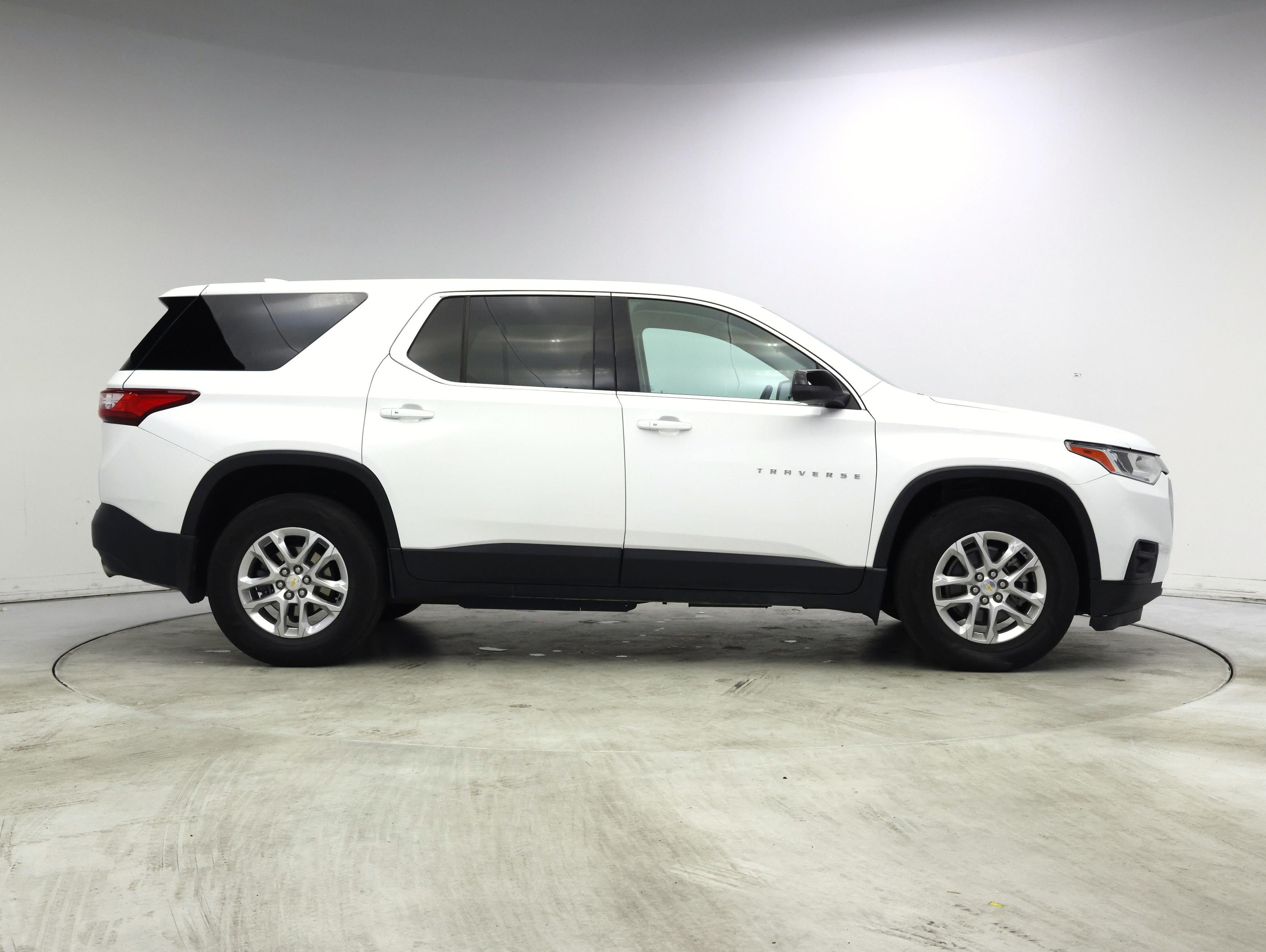 Thumbnail: 2021 Chevrolet Traverse - 7