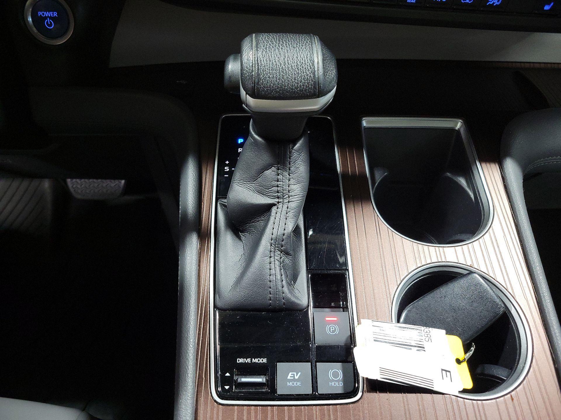 Thumbnail: 2021 Toyota Sienna - 17
