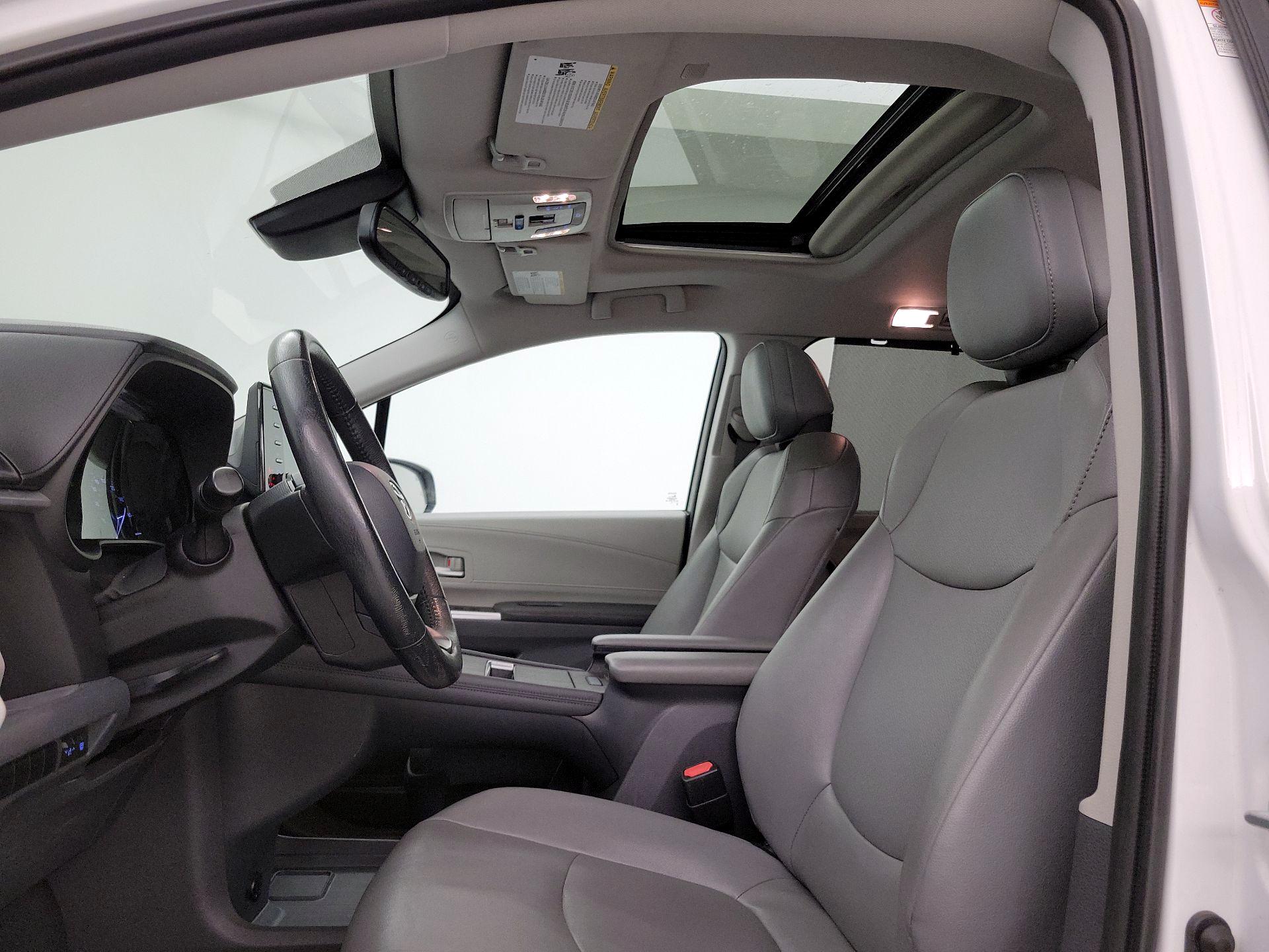 Thumbnail: 2021 Toyota Sienna - 18
