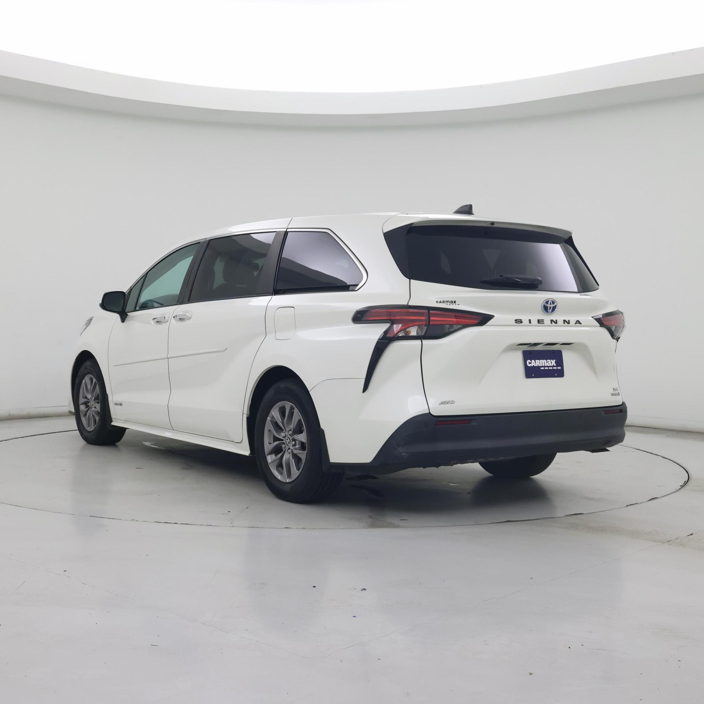 Thumbnail: 2021 Toyota Sienna - 2