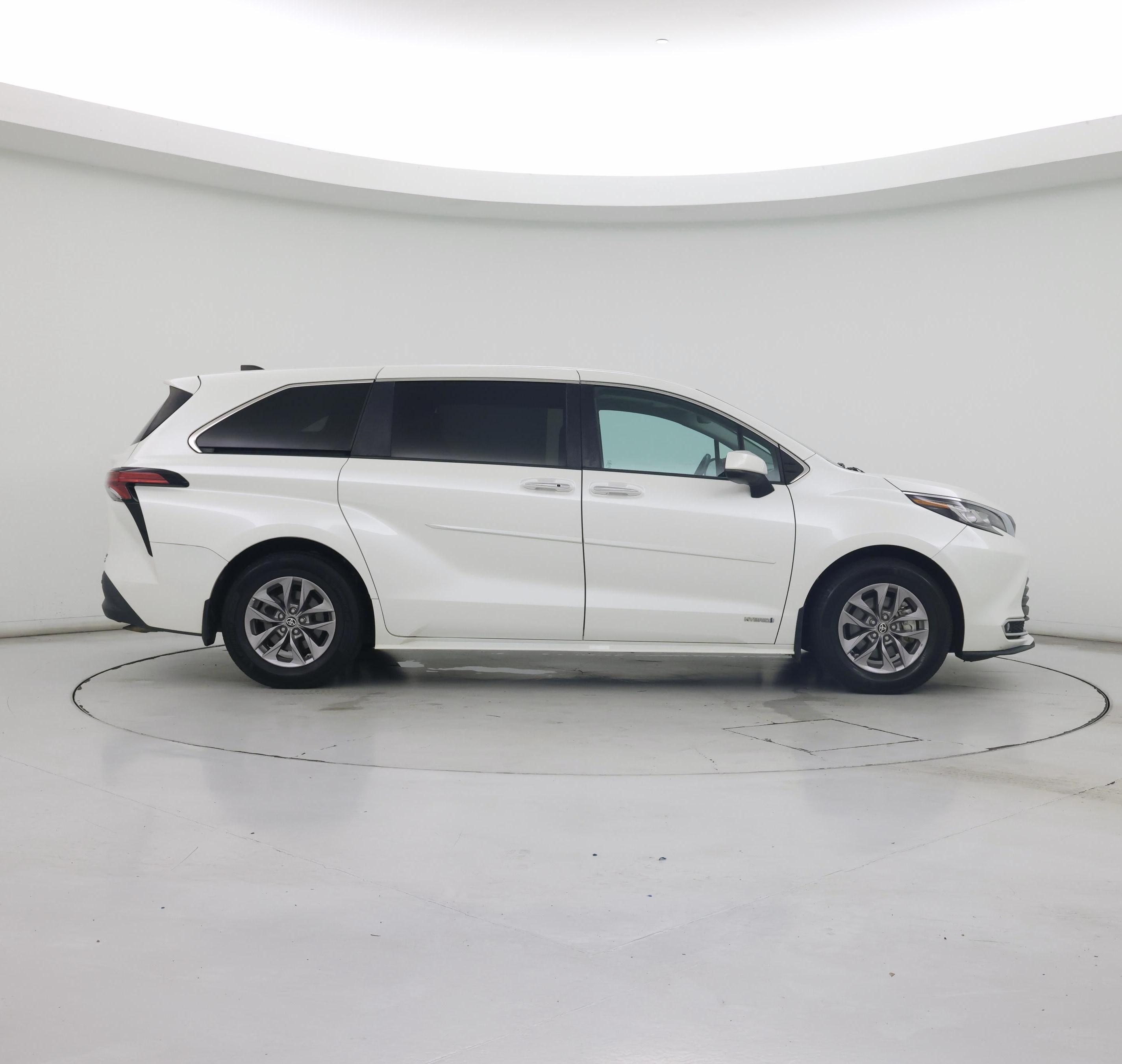 Thumbnail: 2021 Toyota Sienna - 7
