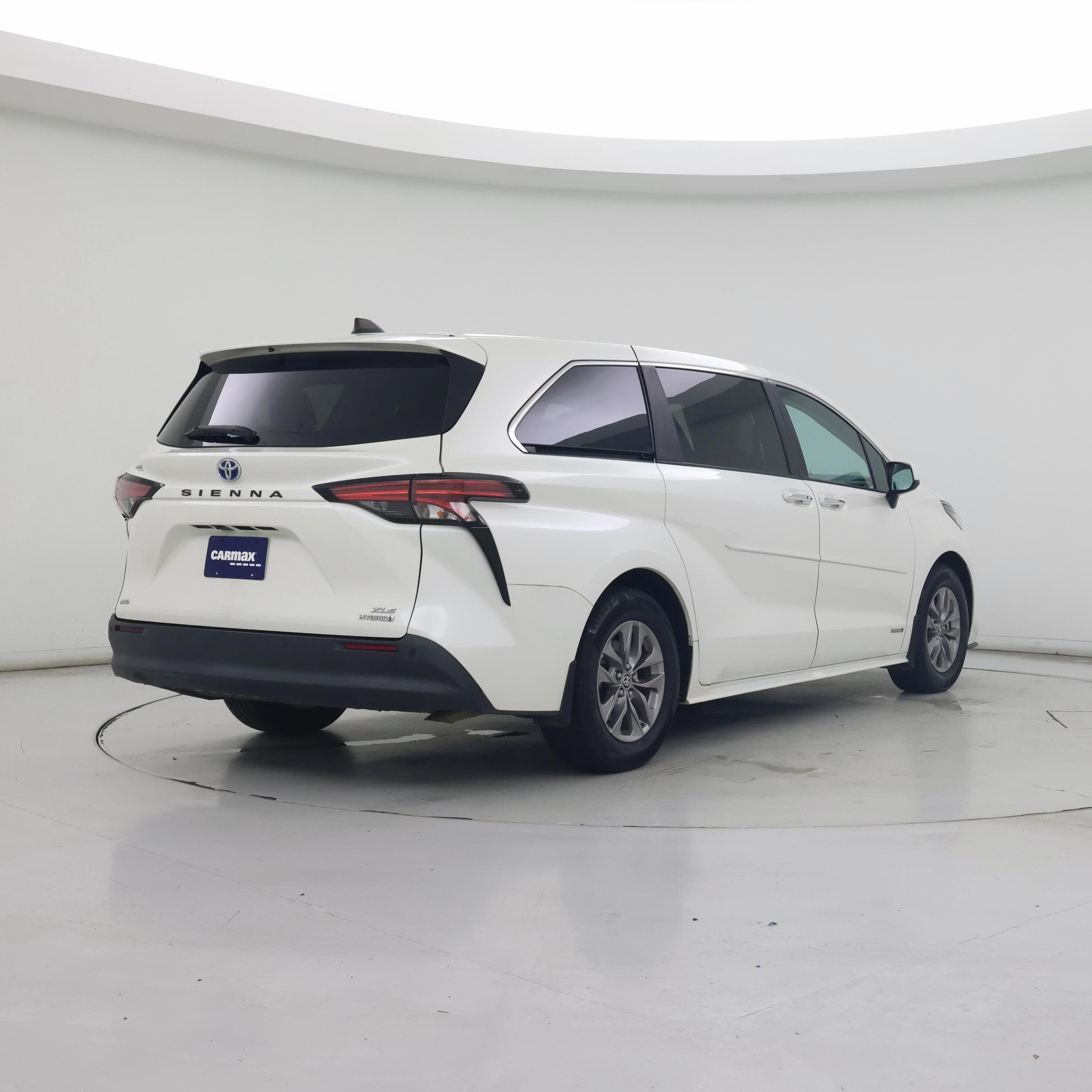 Thumbnail: 2021 Toyota Sienna - 8