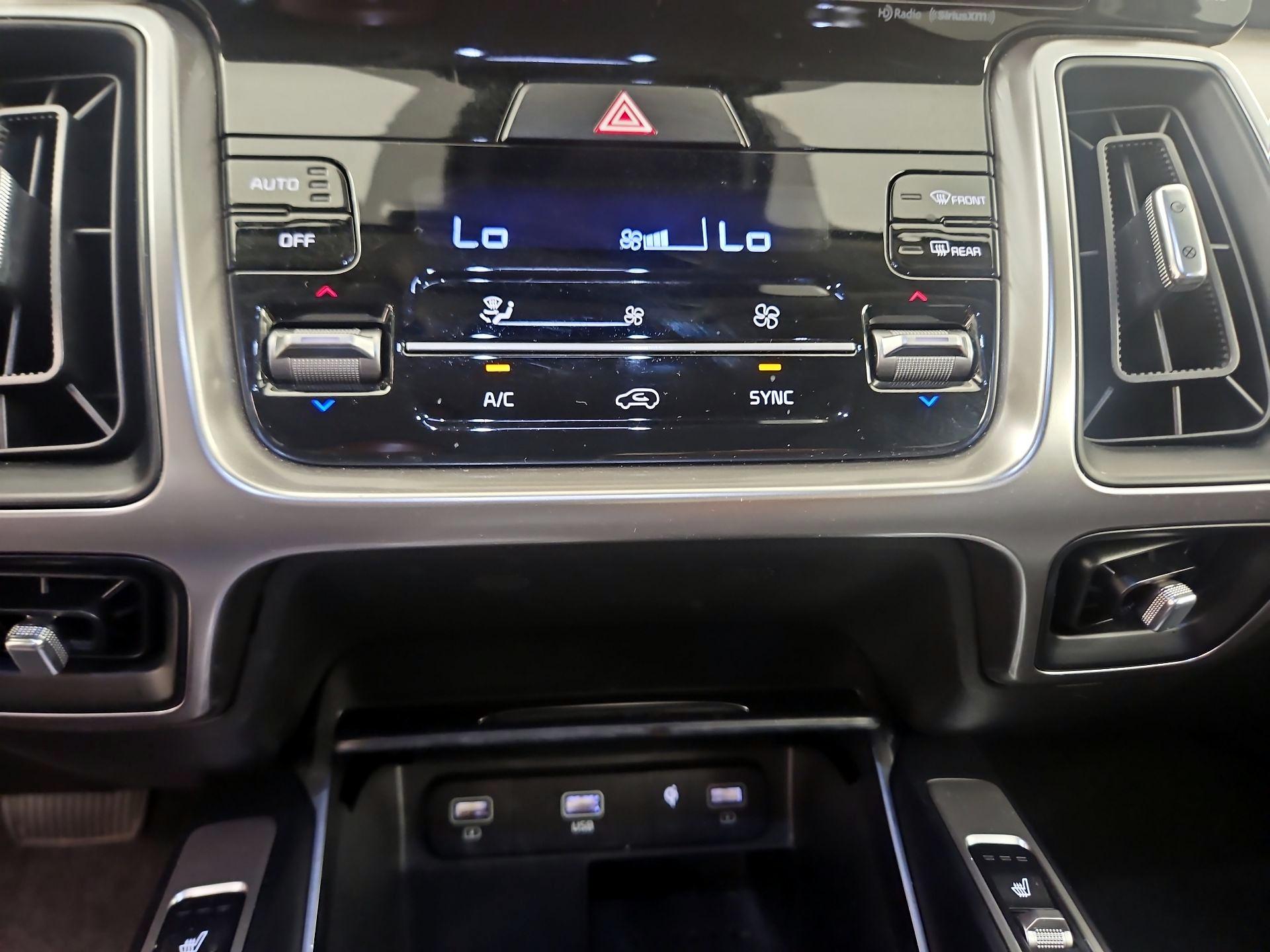 Thumbnail: 2023 Kia Sorento - 17
