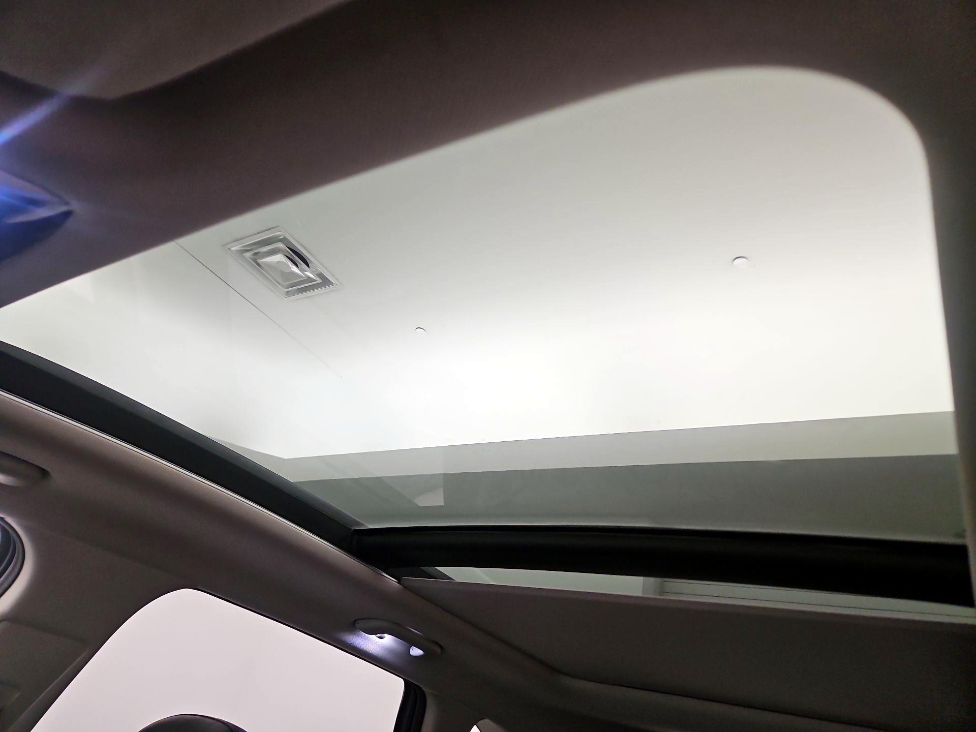 Thumbnail: 2023 Kia Sorento - 20