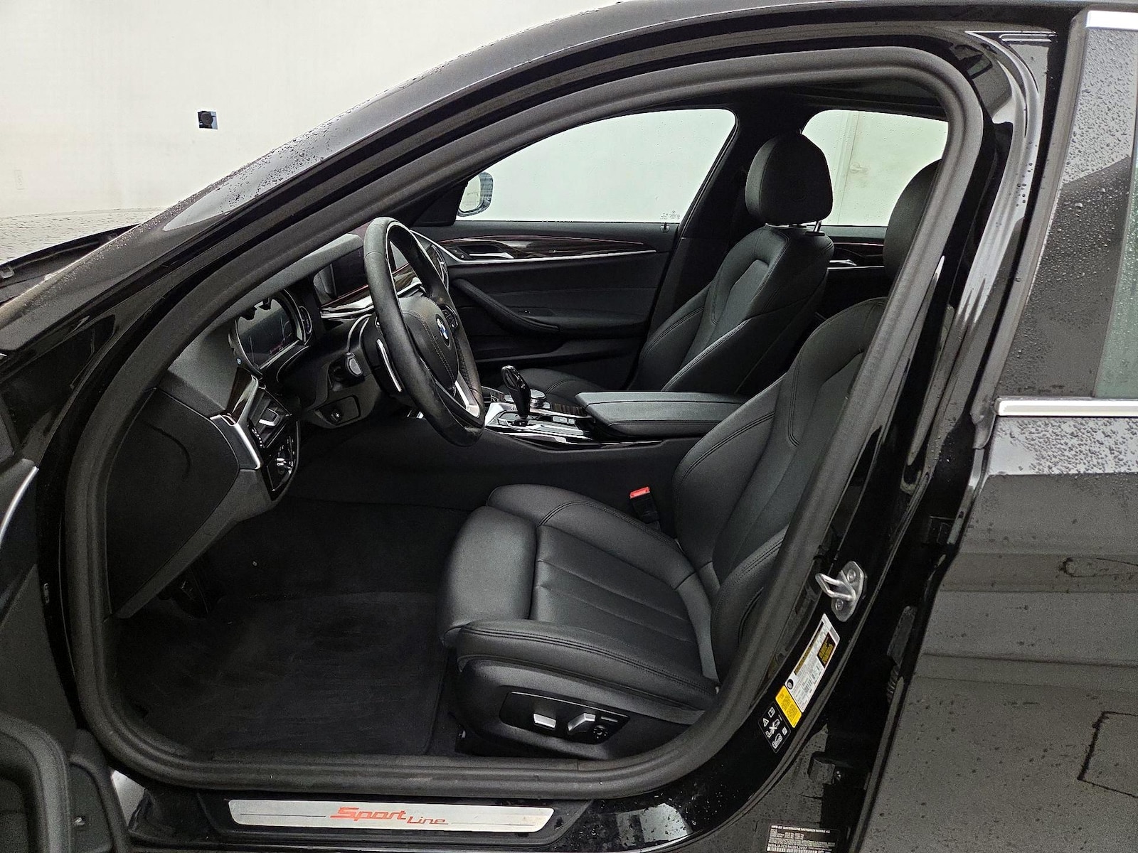 2019 BMW 5 Series 530i - Photo 12