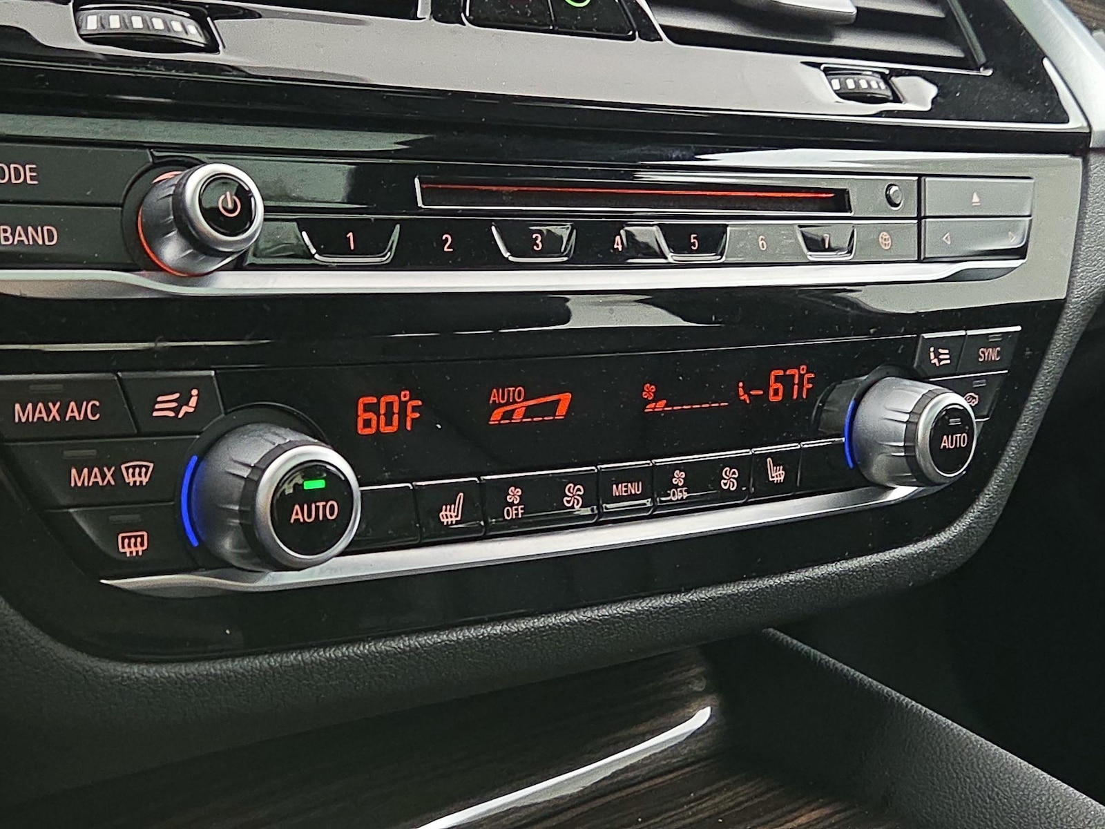 2019 BMW 5 Series 530i - Photo 18