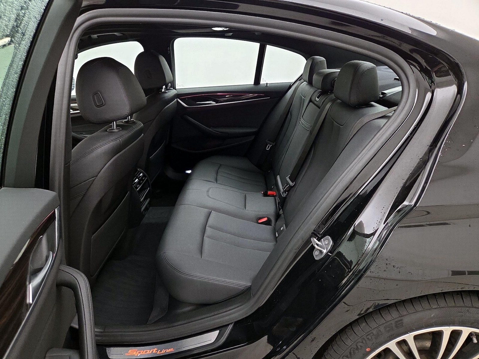 2019 BMW 5 Series 530i - Photo 22