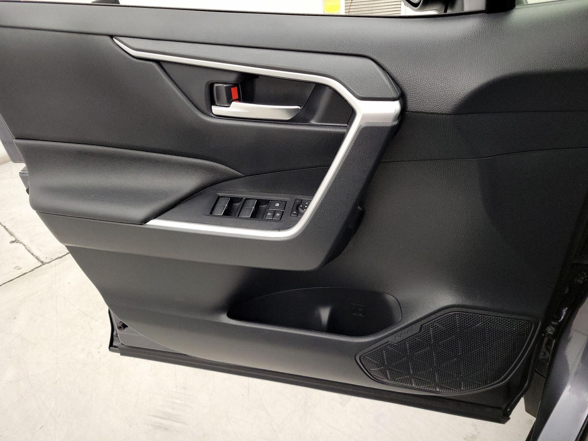 Thumbnail: 2025 Toyota RAV4 - 12