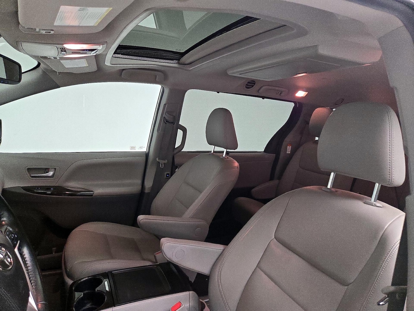 Sunroof(s) & Overhead Airbags