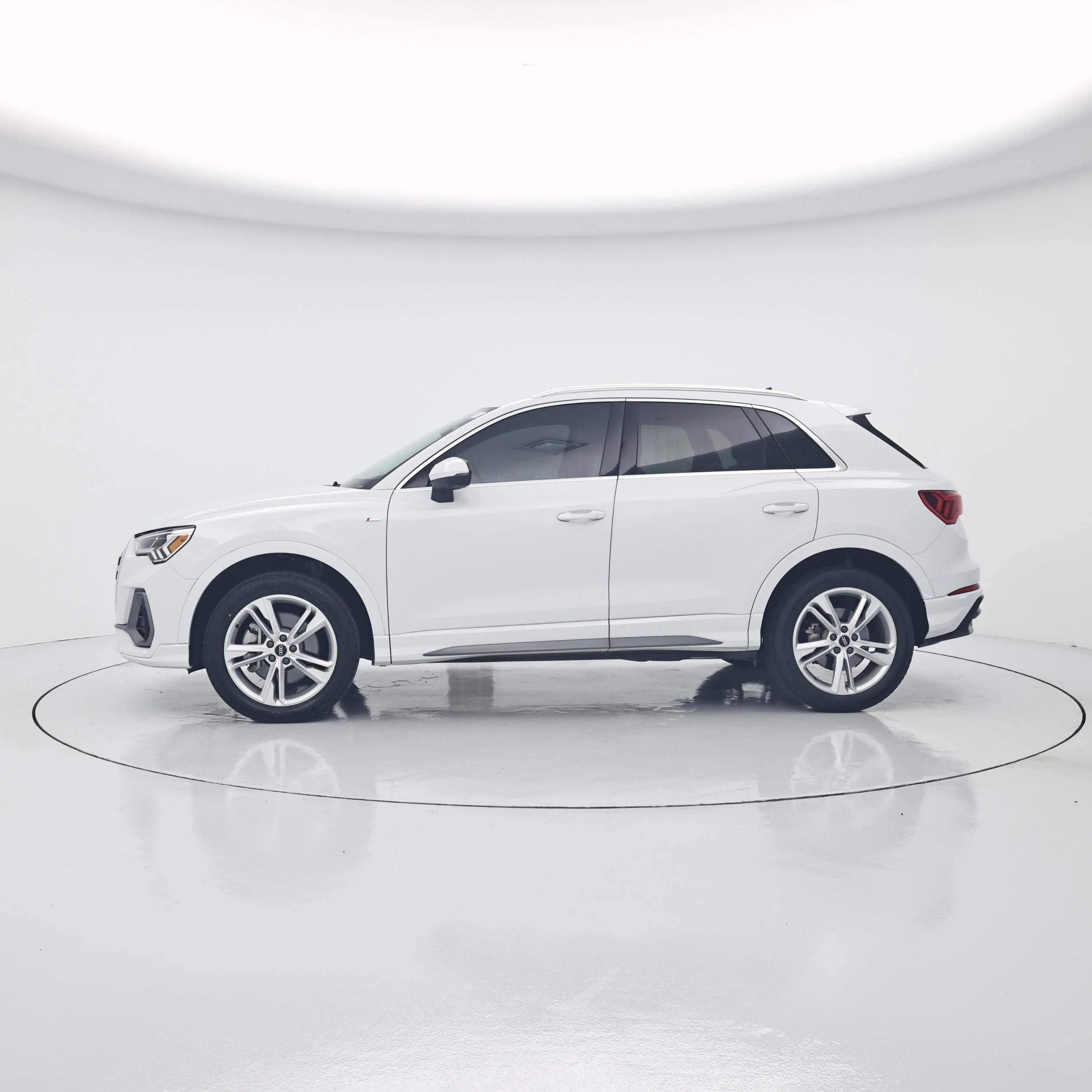 Thumbnail: 2022 Audi Q3 - 3