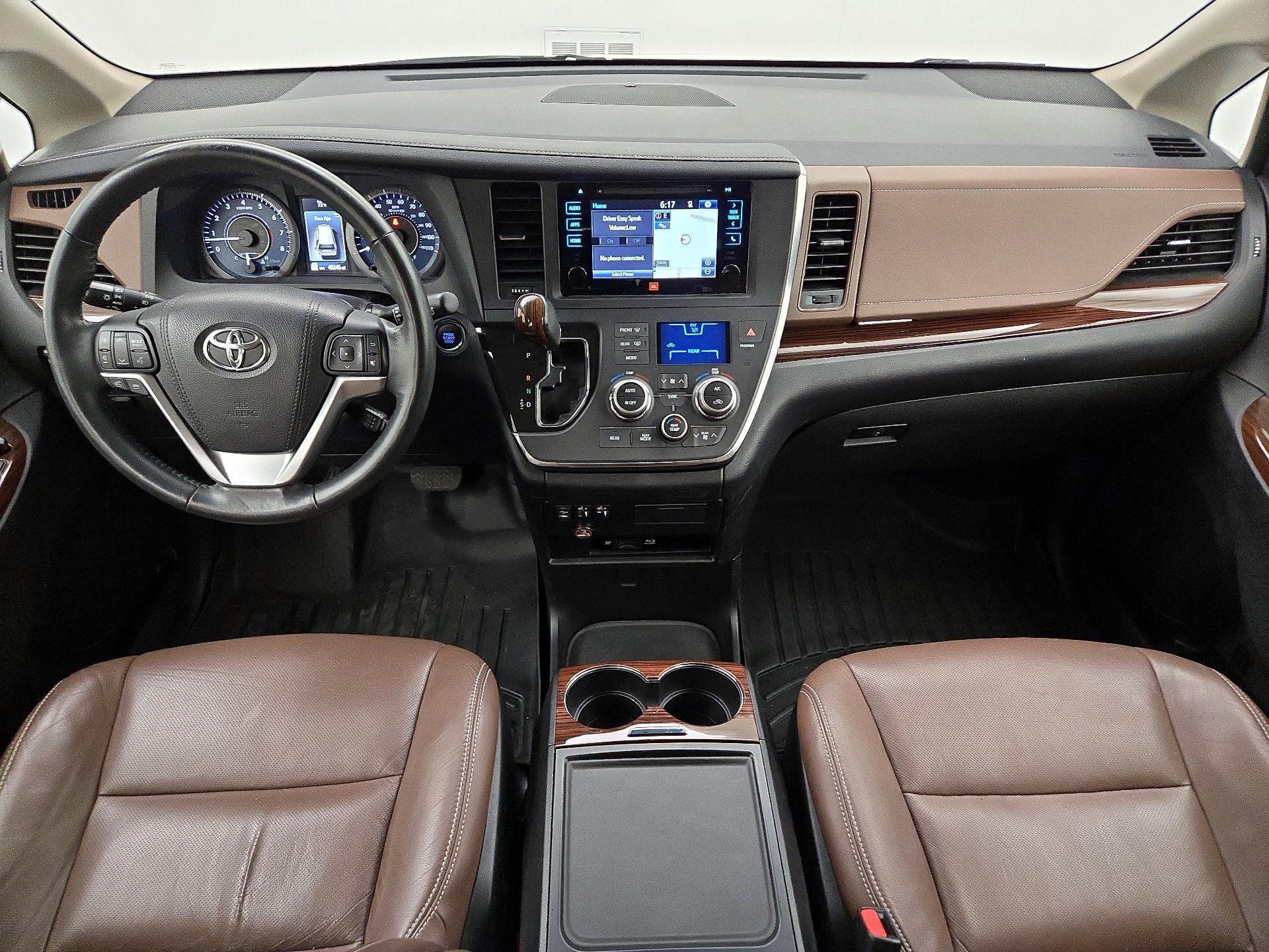 Thumbnail: 2015 Toyota Sienna - 9