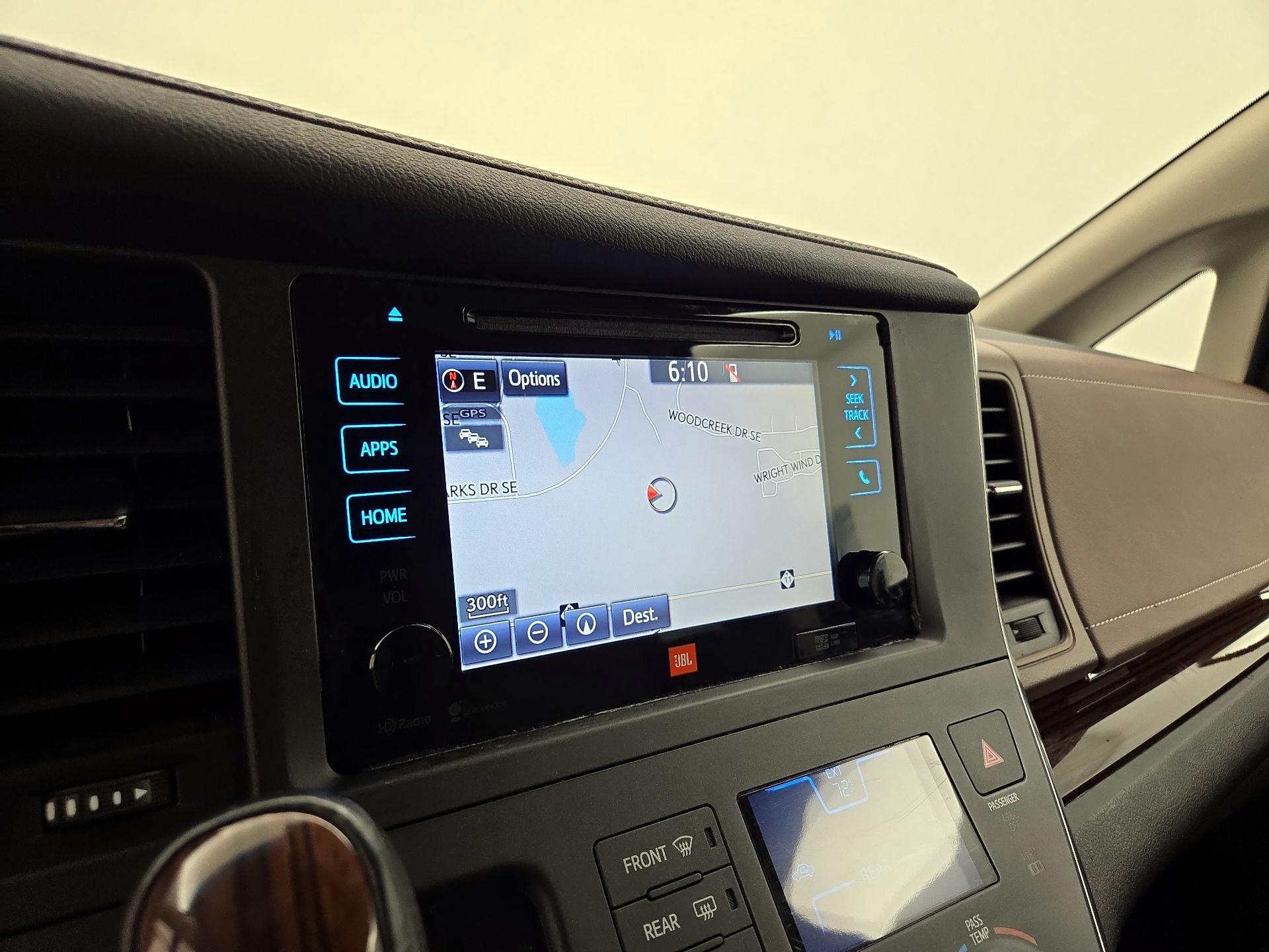 Thumbnail: 2015 Toyota Sienna - 14