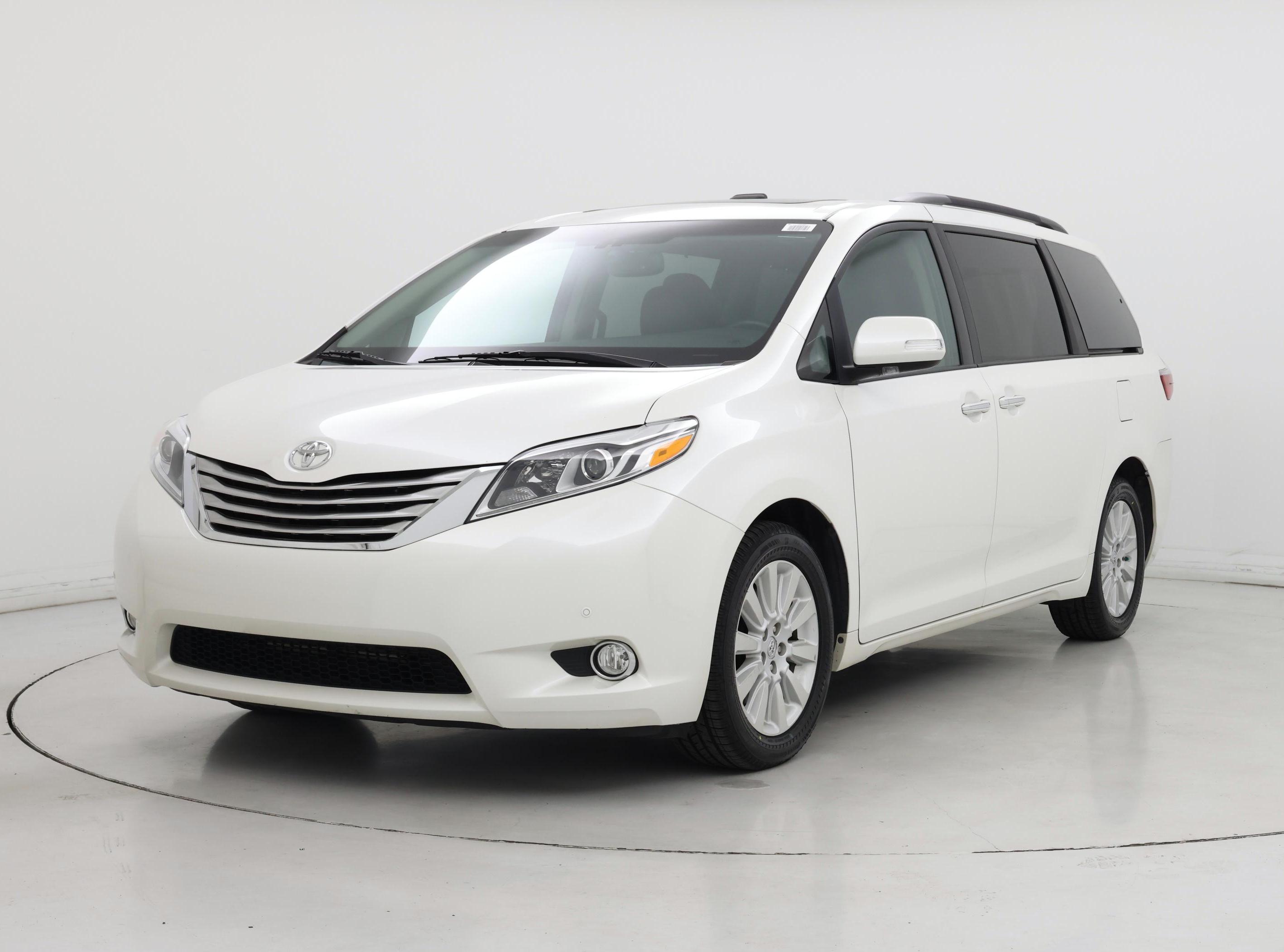 Thumbnail: 2015 Toyota Sienna - 4