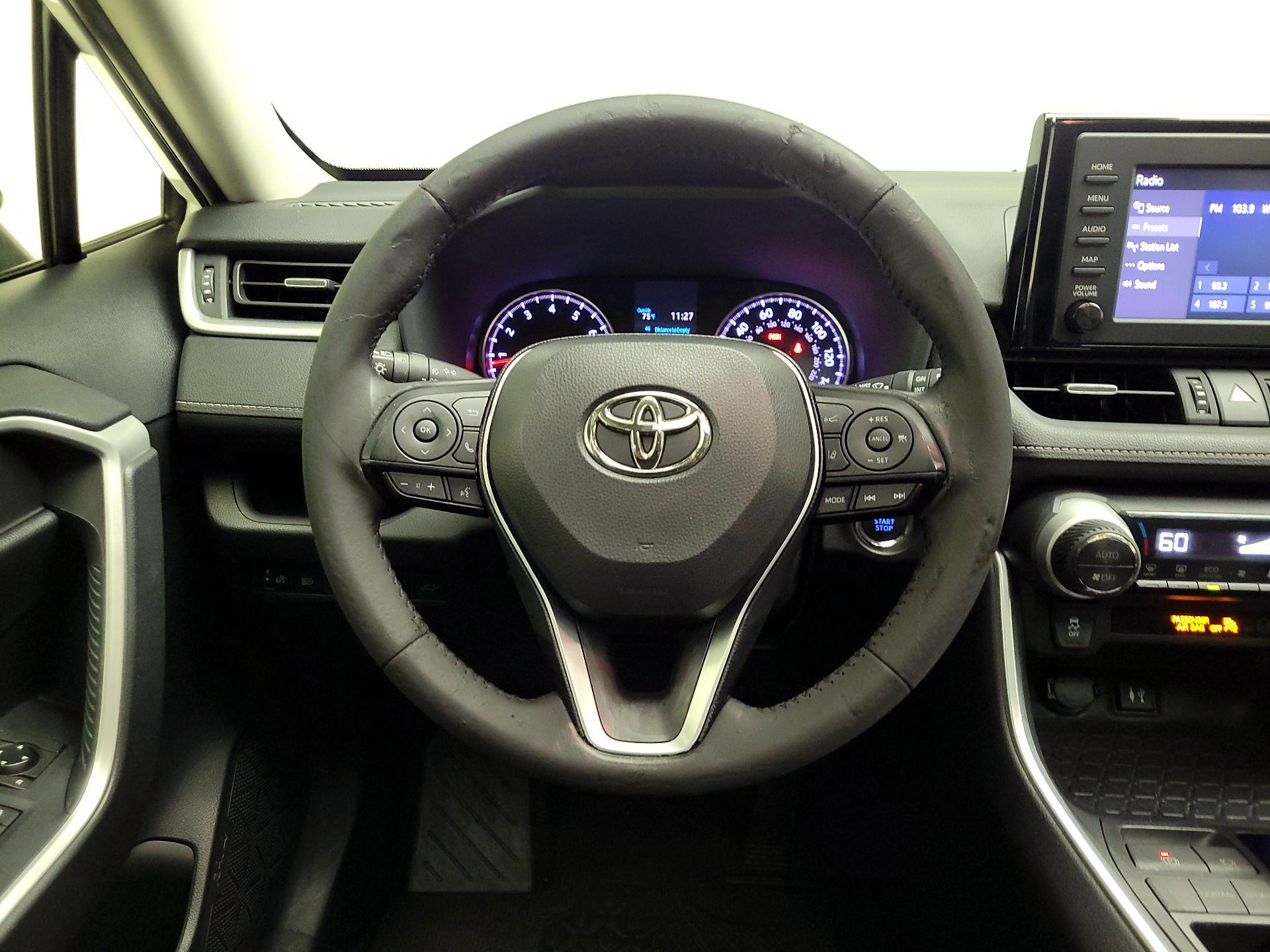 Thumbnail: 2019 Toyota RAV4 - 10