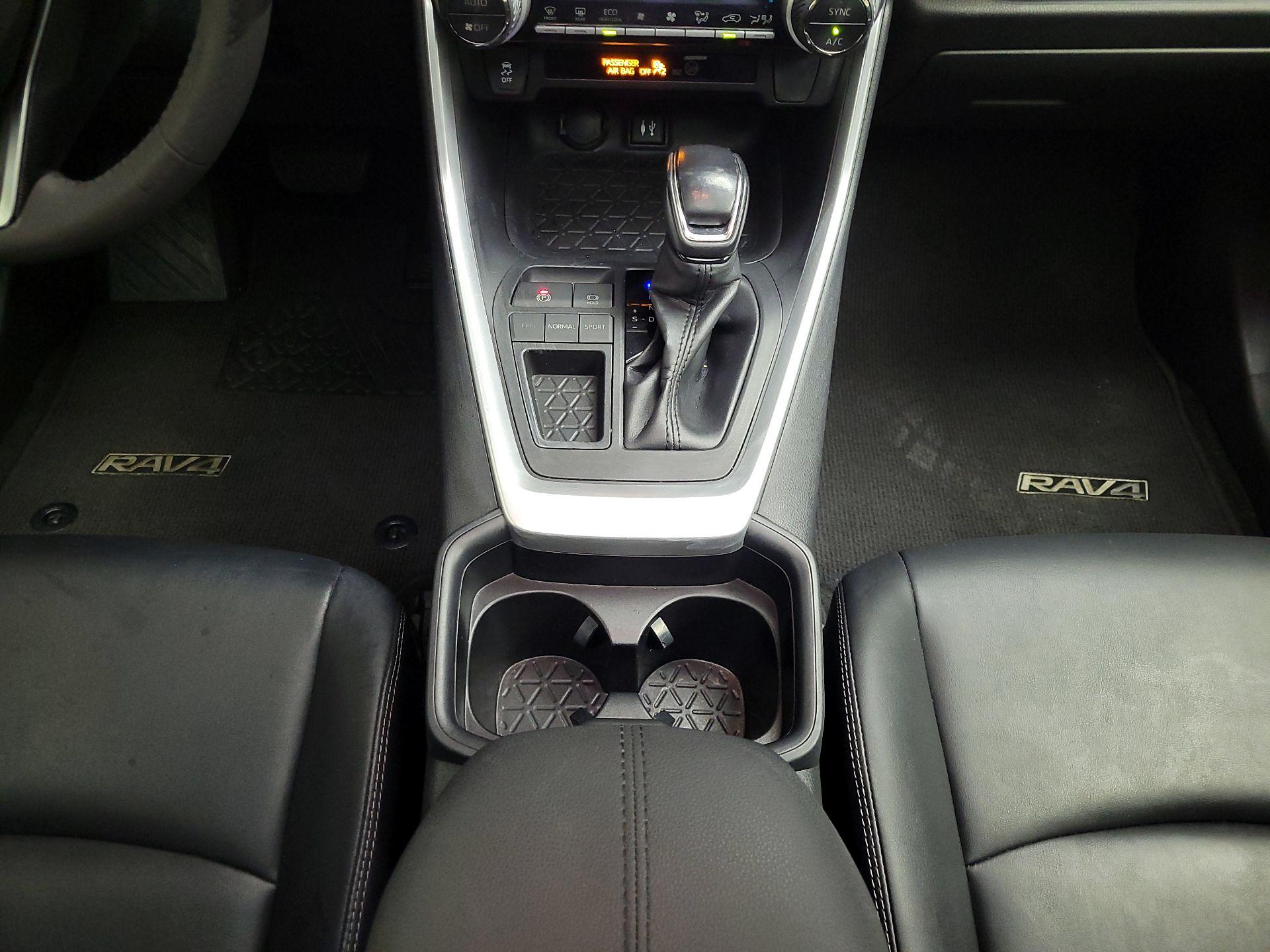 Thumbnail: 2019 Toyota RAV4 - 17