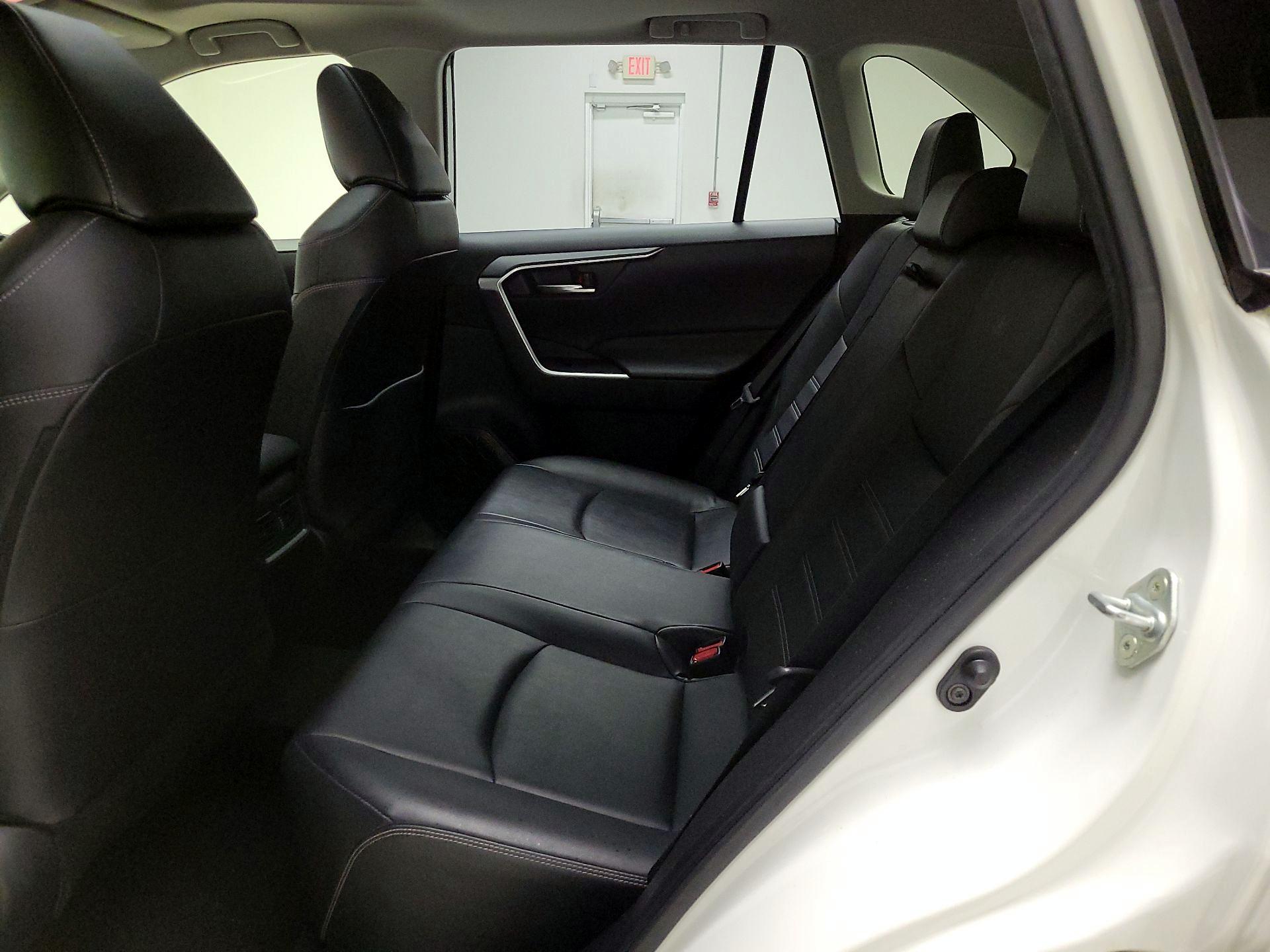 Thumbnail: 2019 Toyota RAV4 - 20