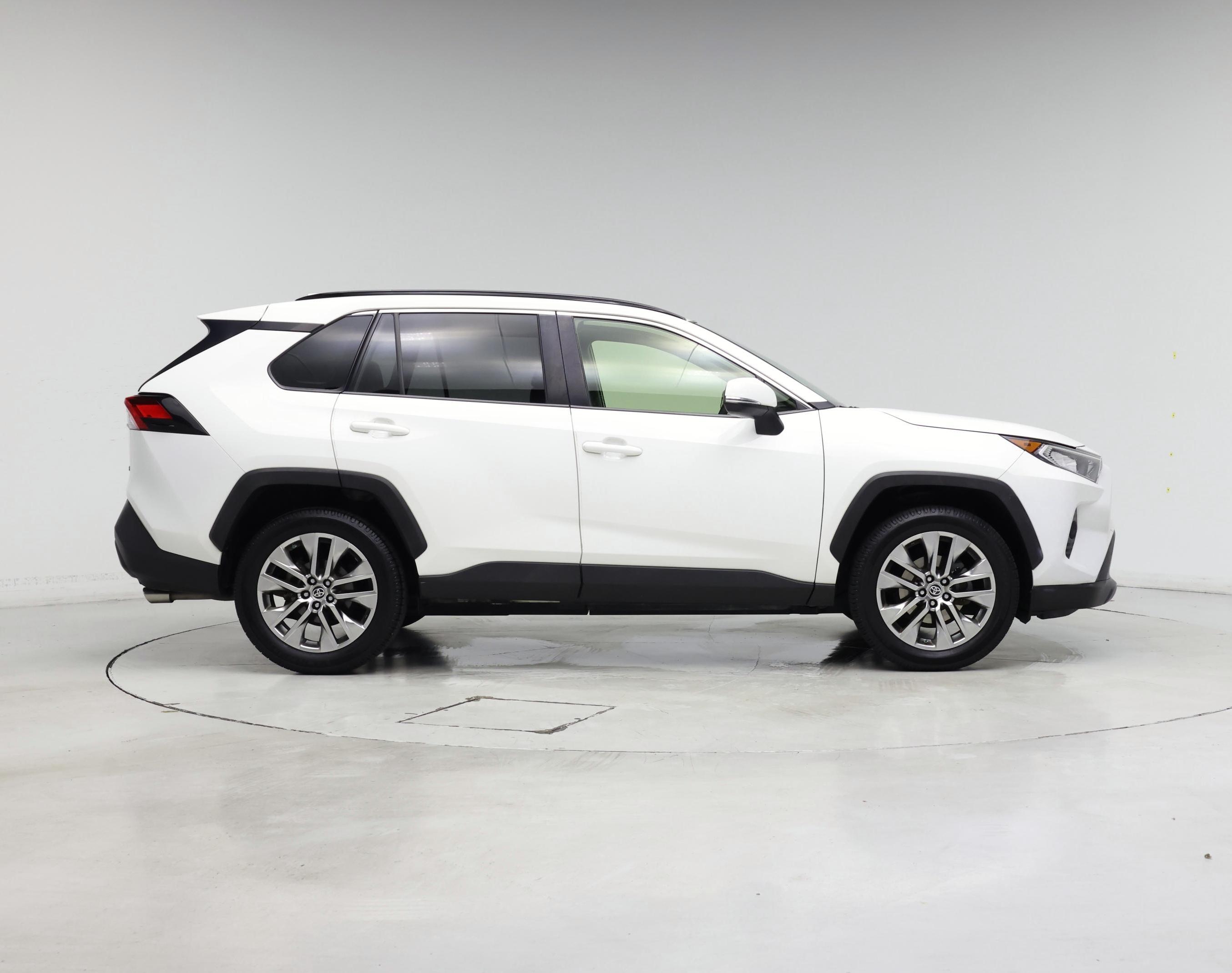 Thumbnail: 2019 Toyota RAV4 - 7