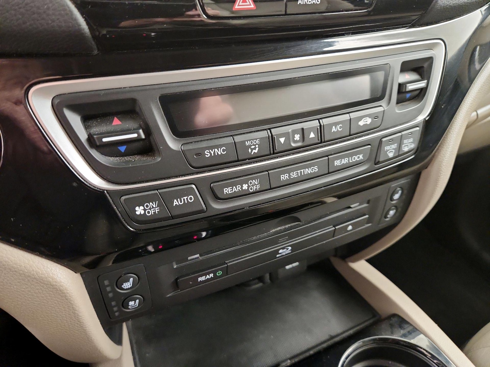 2017 Honda Pilot Elite - Photo 18