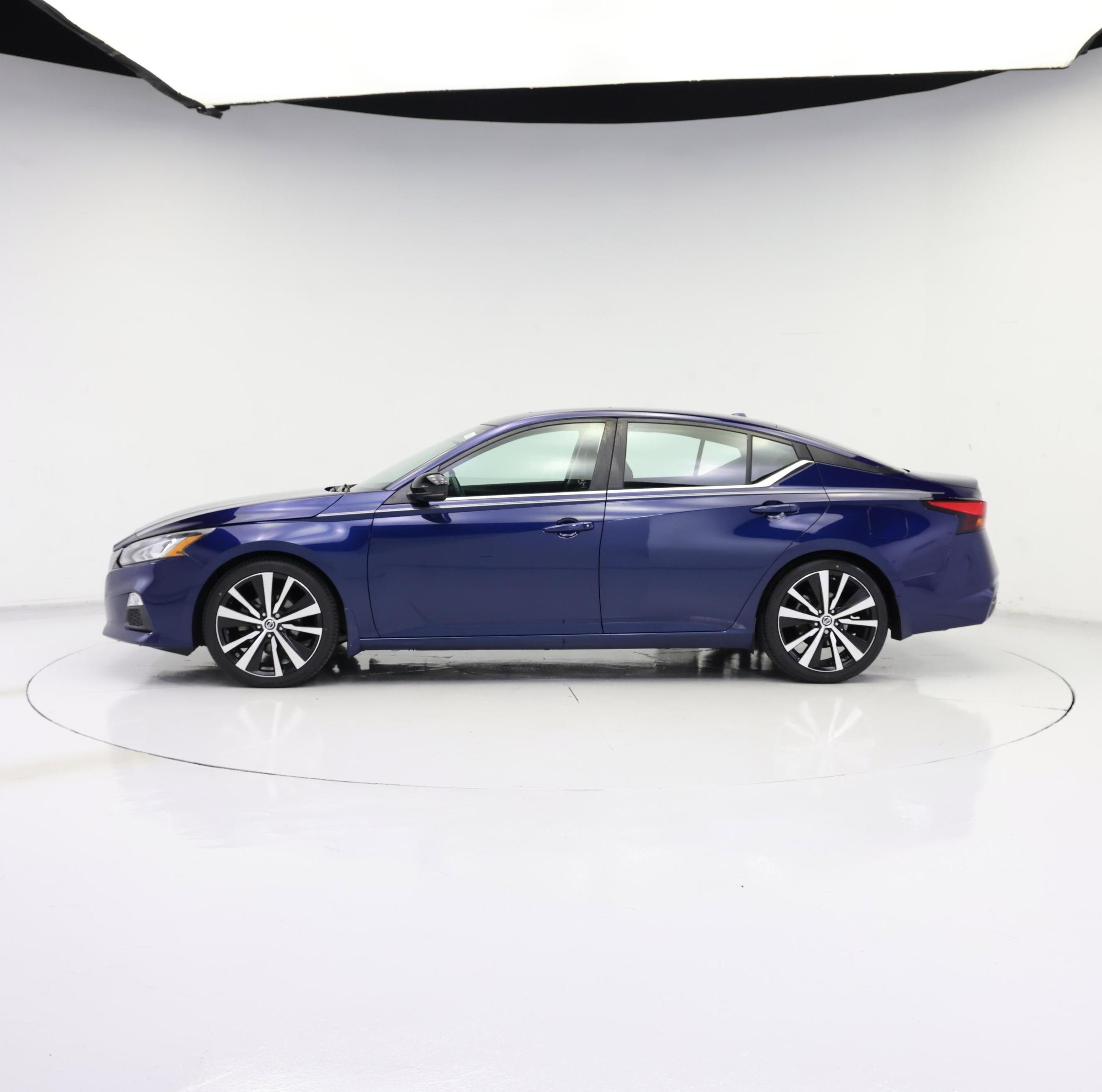 Thumbnail: 2020 Nissan Altima - 3