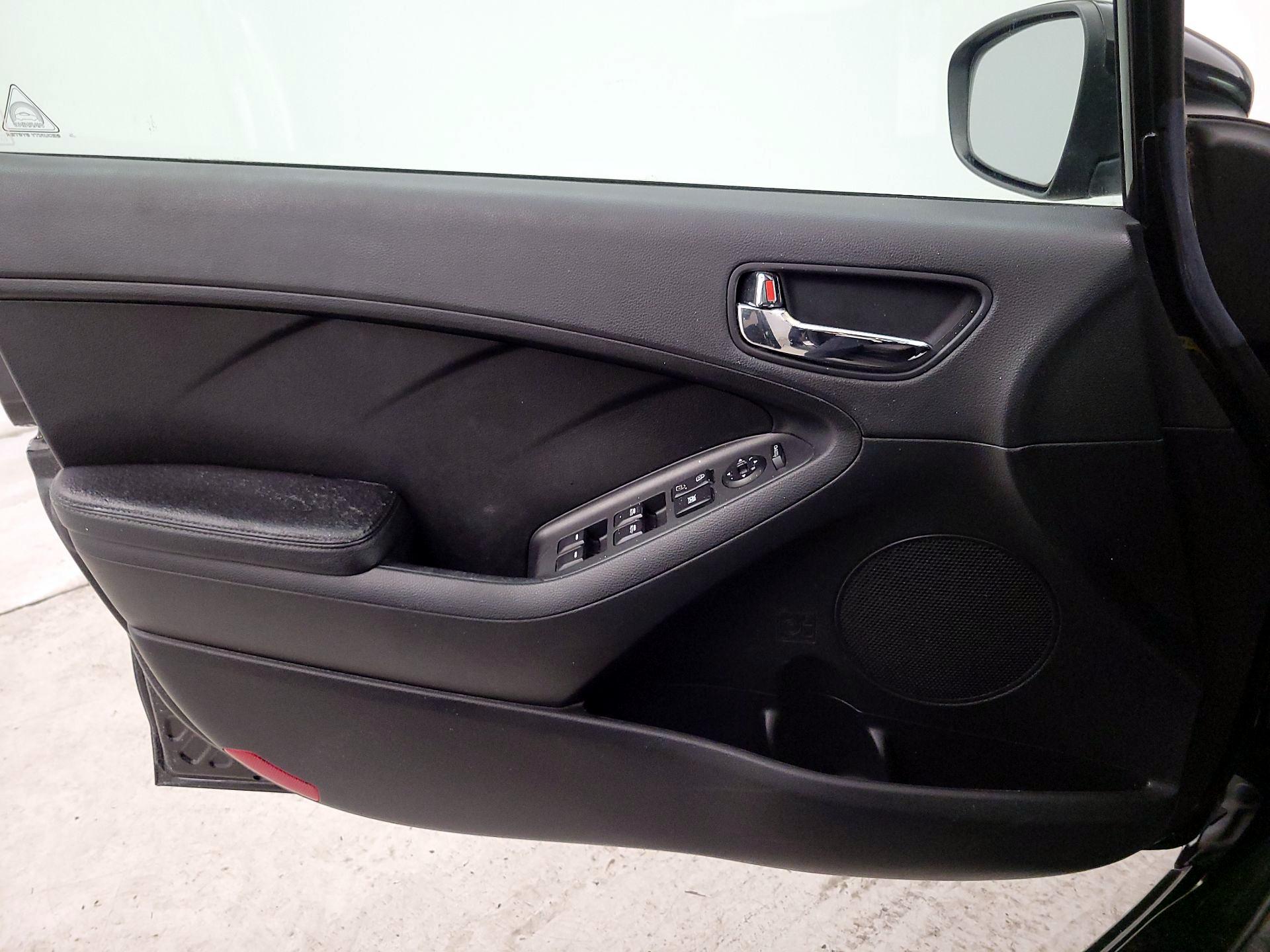 Thumbnail: 2014 Kia Forte - 10