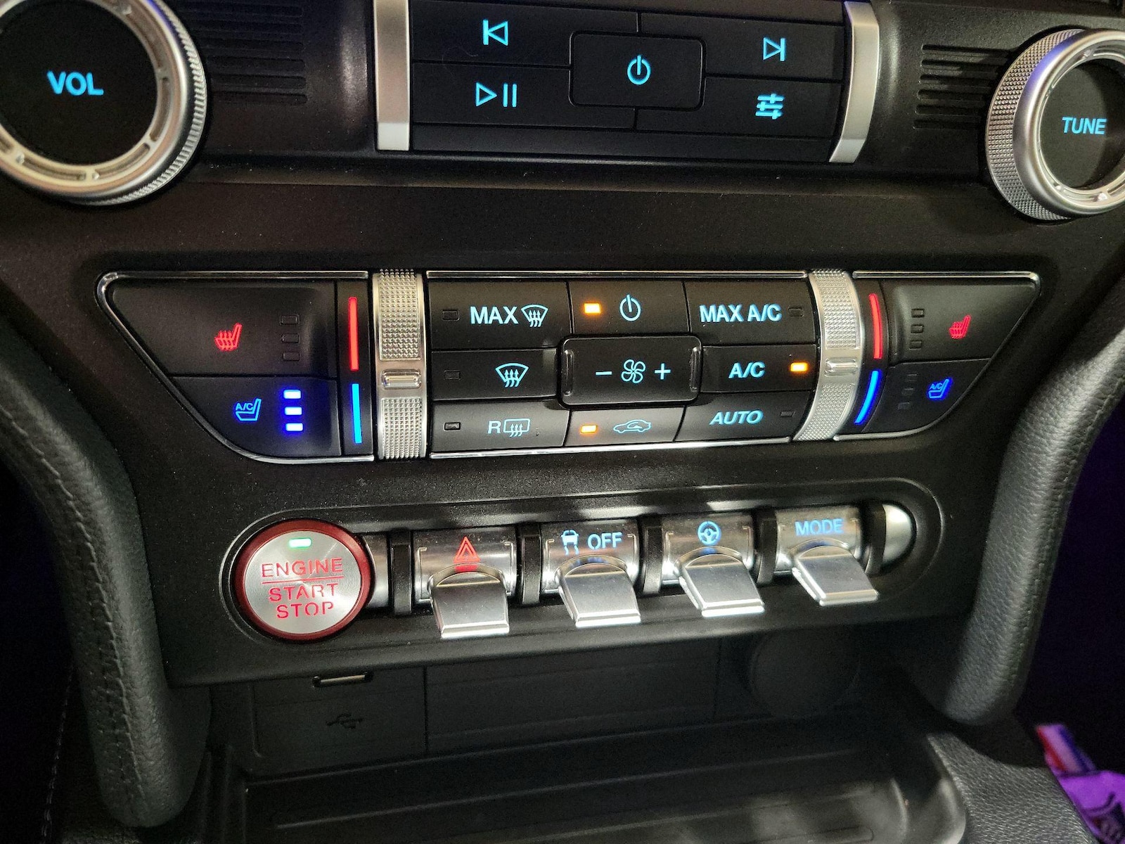 2020 Ford Mustang EcoBoost Premium - Photo 18