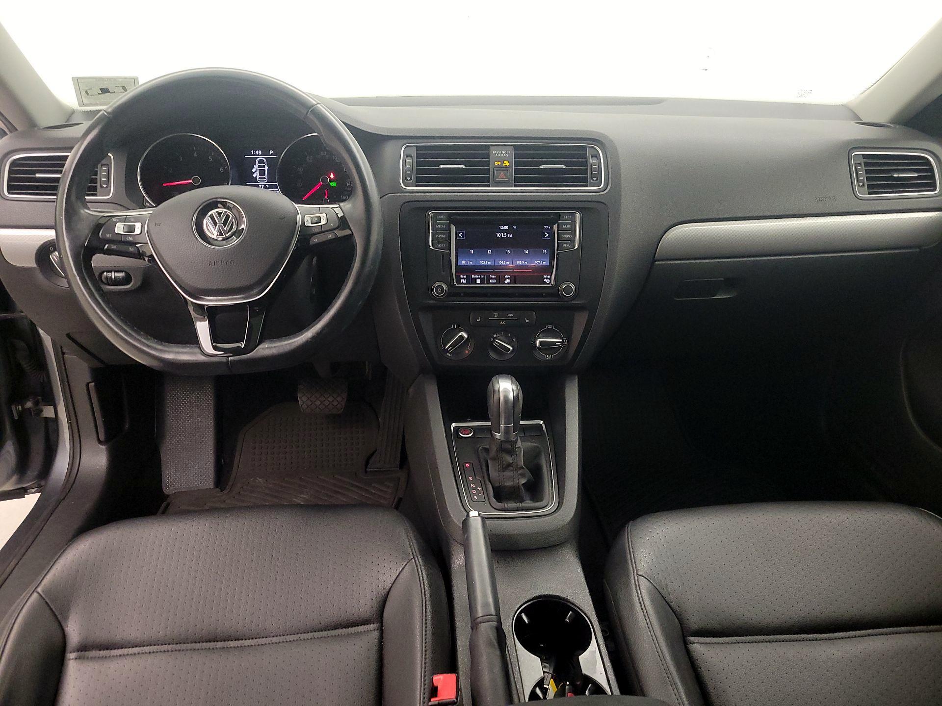 Thumbnail: 2017 Volkswagen Jetta - 9
