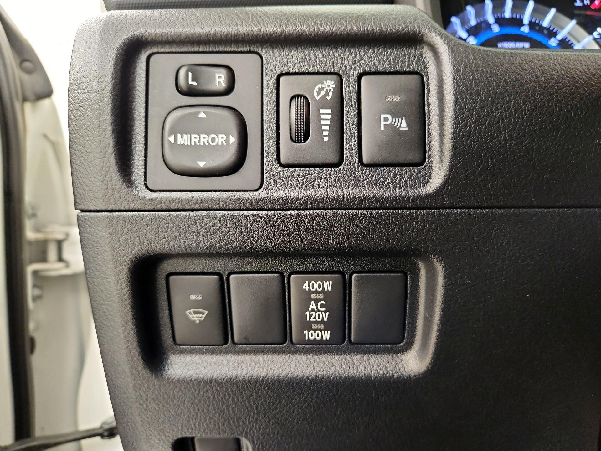 Thumbnail: 2014 Toyota 4Runner - 13