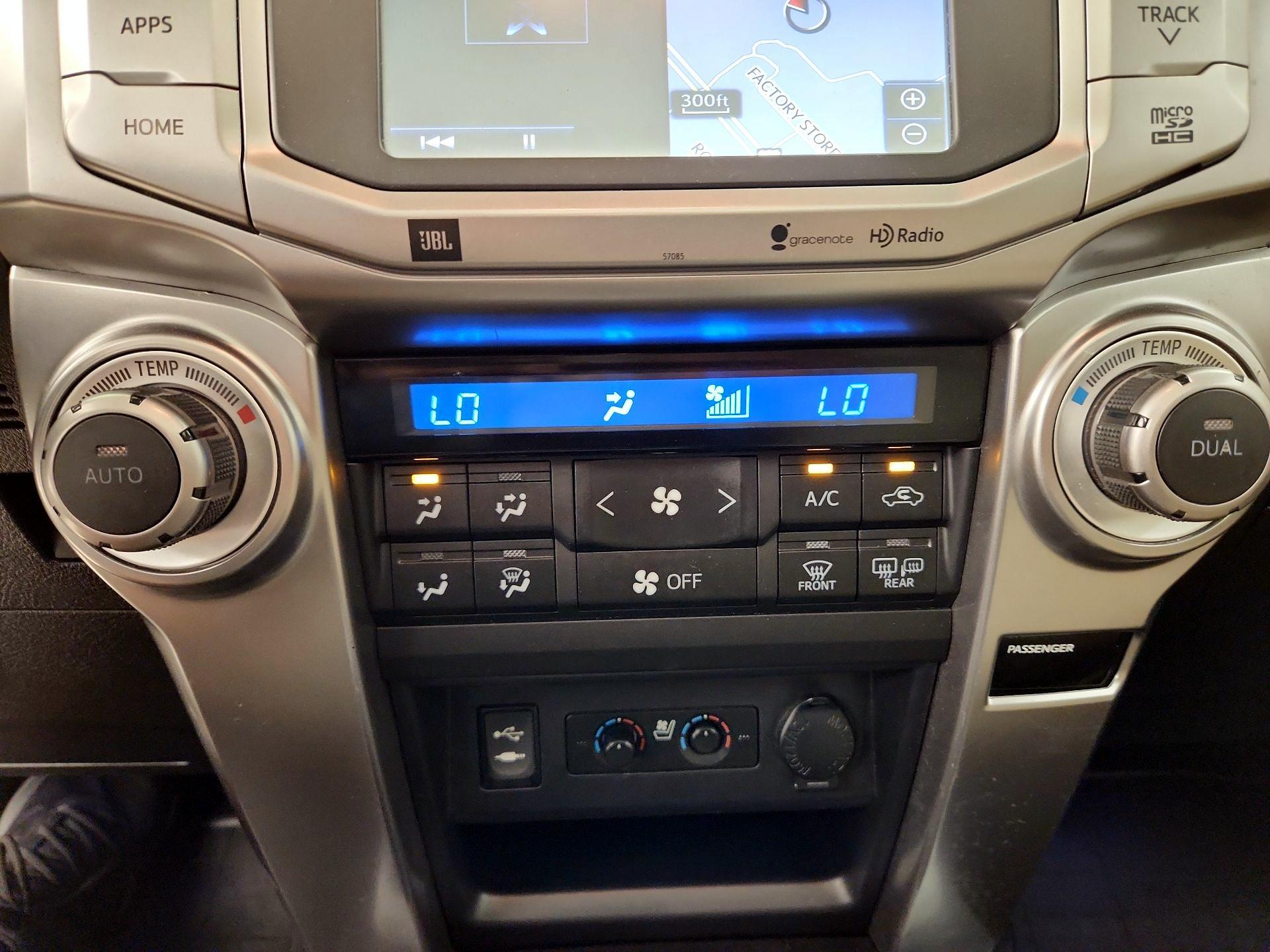 Thumbnail: 2014 Toyota 4Runner - 17
