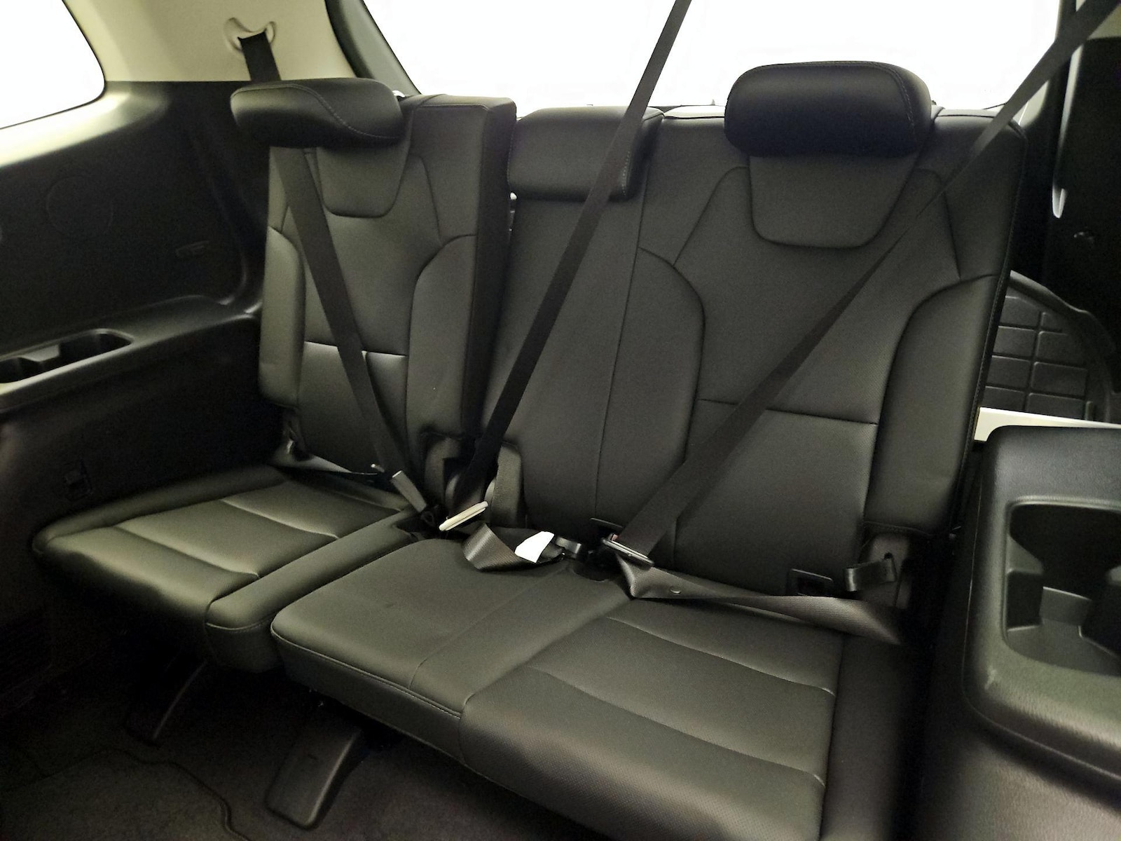 2025 Kia Telluride S - Photo 23