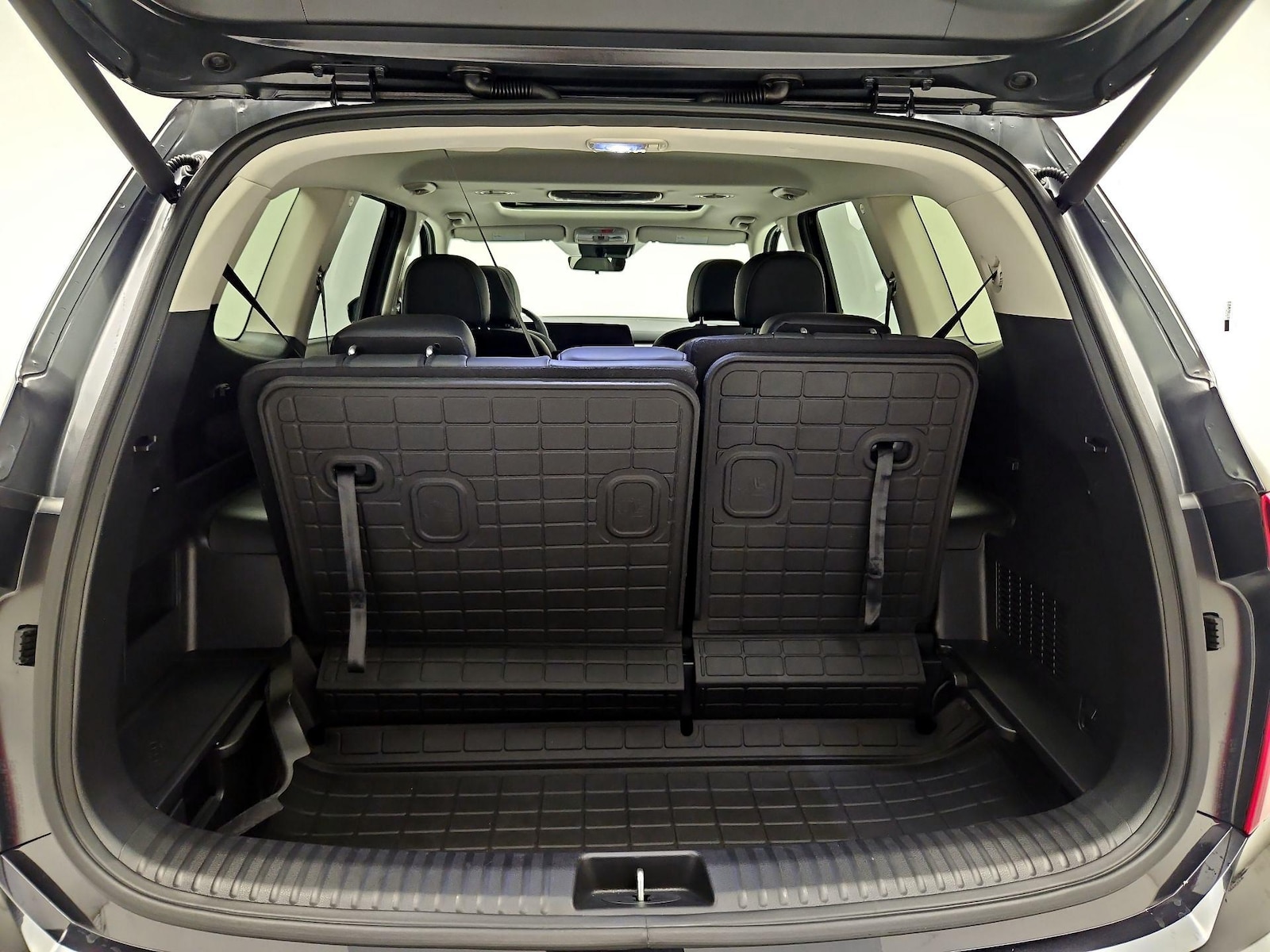 2025 Kia Telluride S - Photo 24