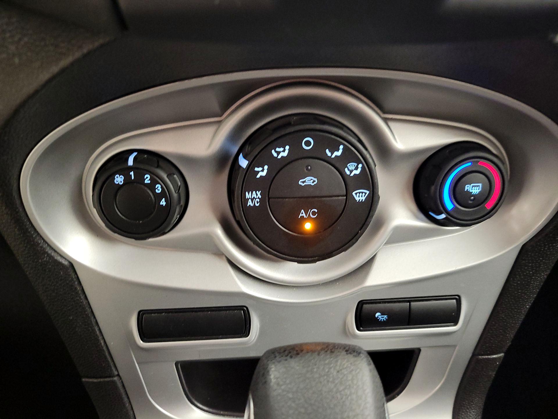 Thumbnail: 2017 Ford Fiesta - 15