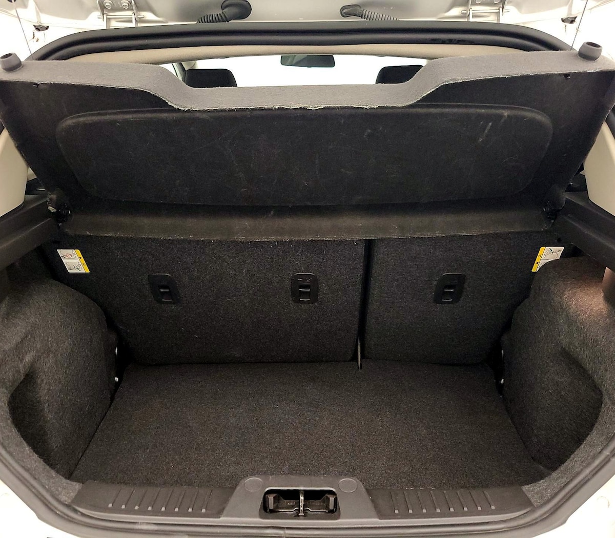Trunk/Cargo (Seats Up)